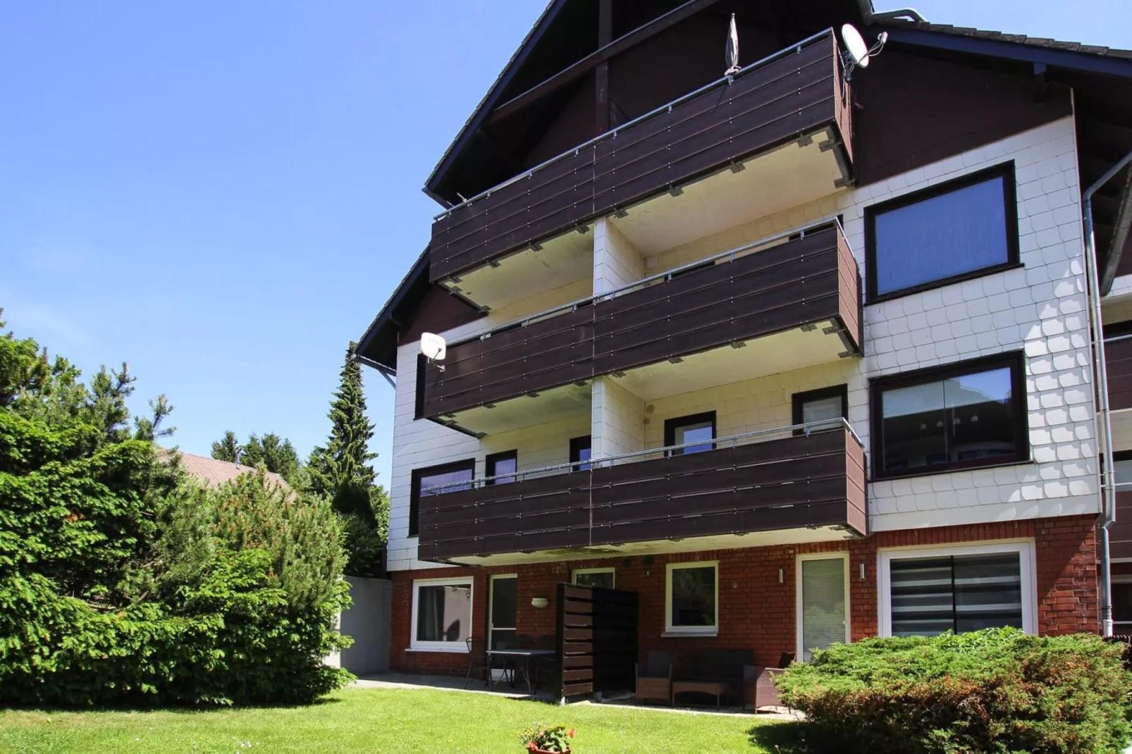 Zauberhexe-Exterior summer