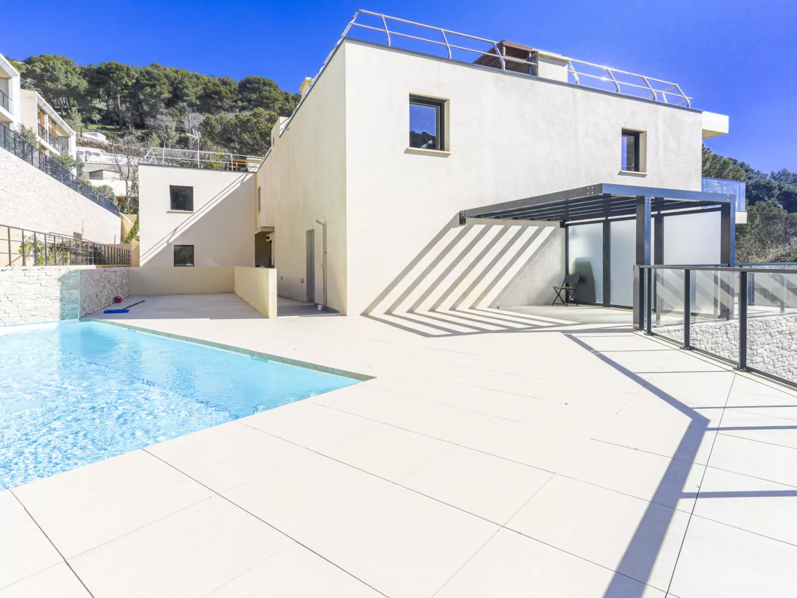 Prestige view-Outside