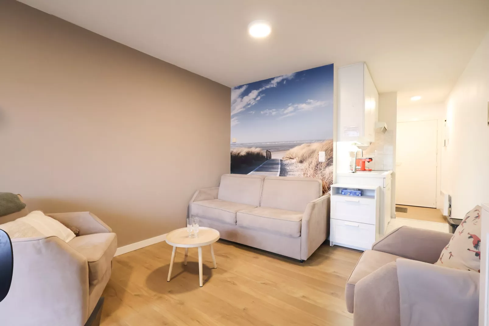 PLAZA J/0936-Living room