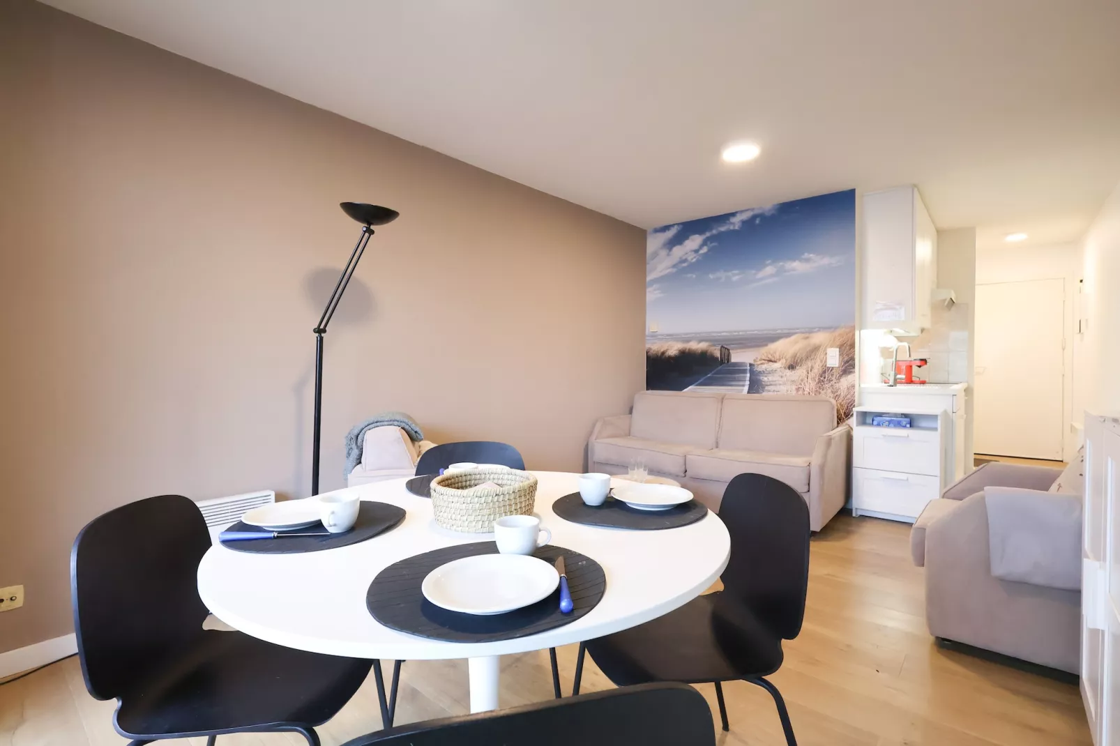 PLAZA J/0936-Dining room