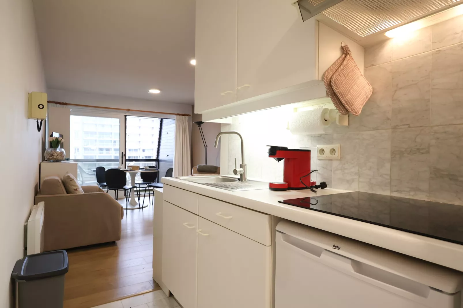 PLAZA J/0936-Kitchen