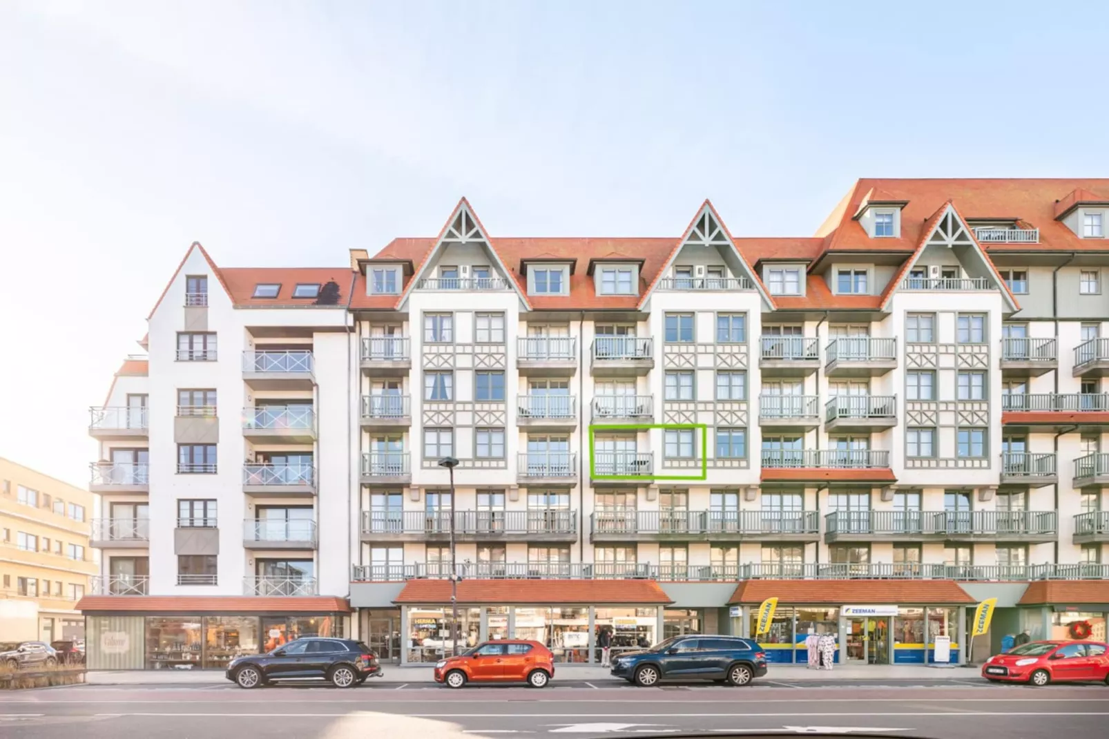 GAUQAB/GAUA3-Exterior summer