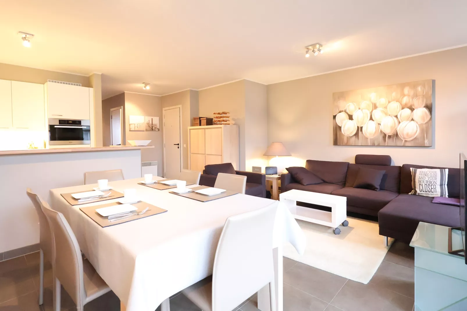 GAUQAB/GAUA3-Living room