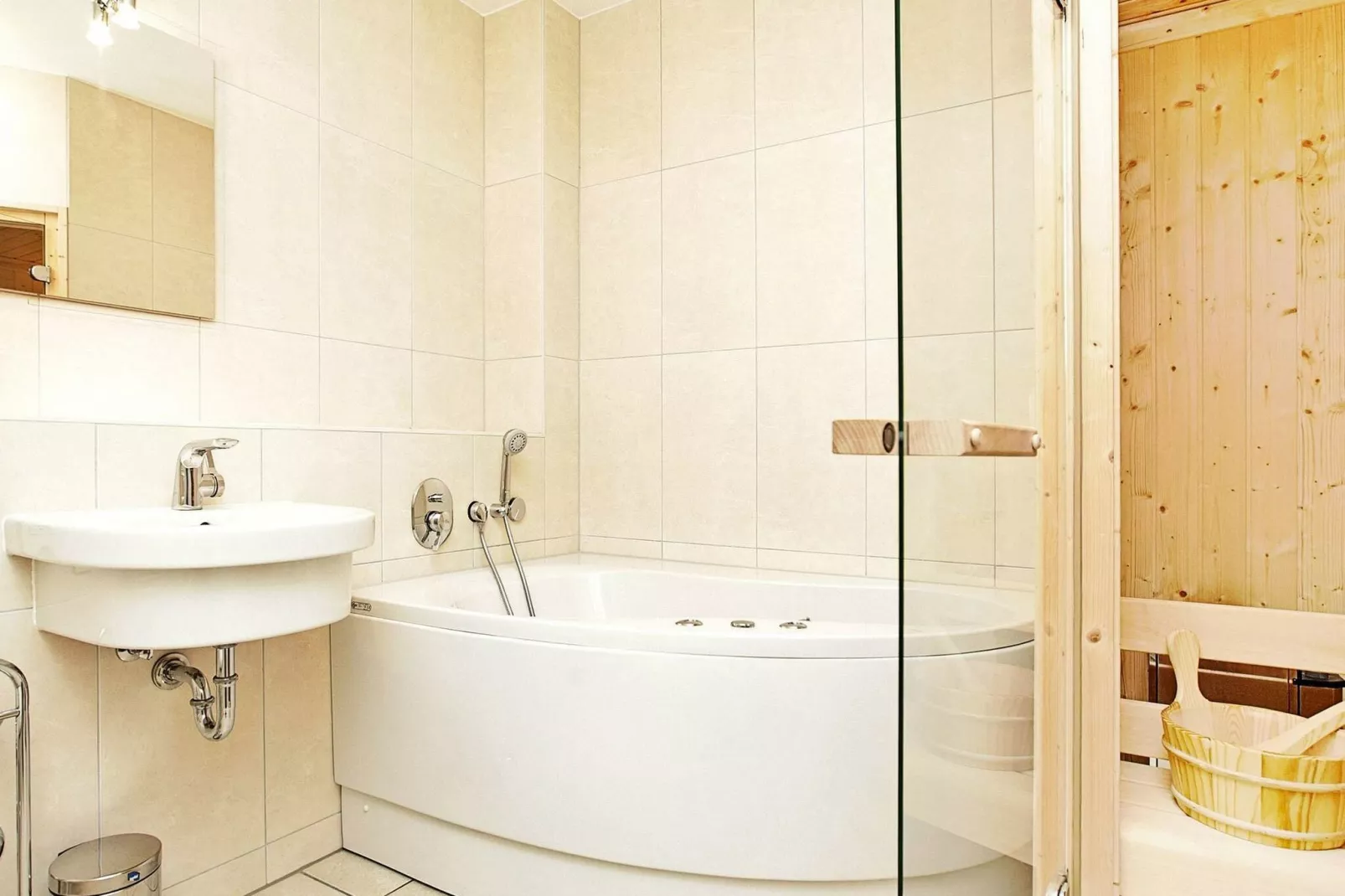 OSTSEEAPARTMENTS AM FEHMARNSUND-Wellnessbereich
