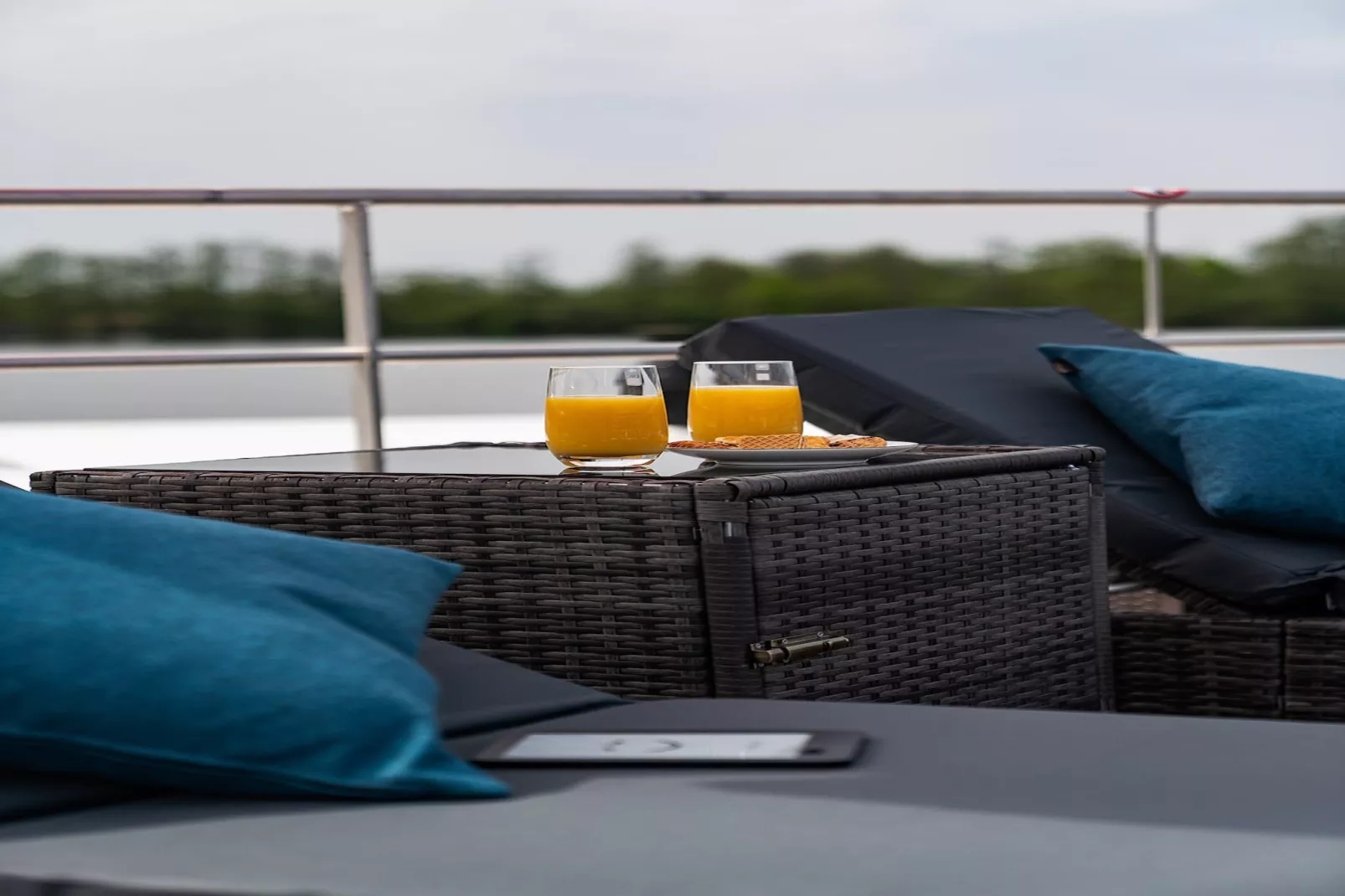 Hausboot in Zehdenick-Terrace balcony