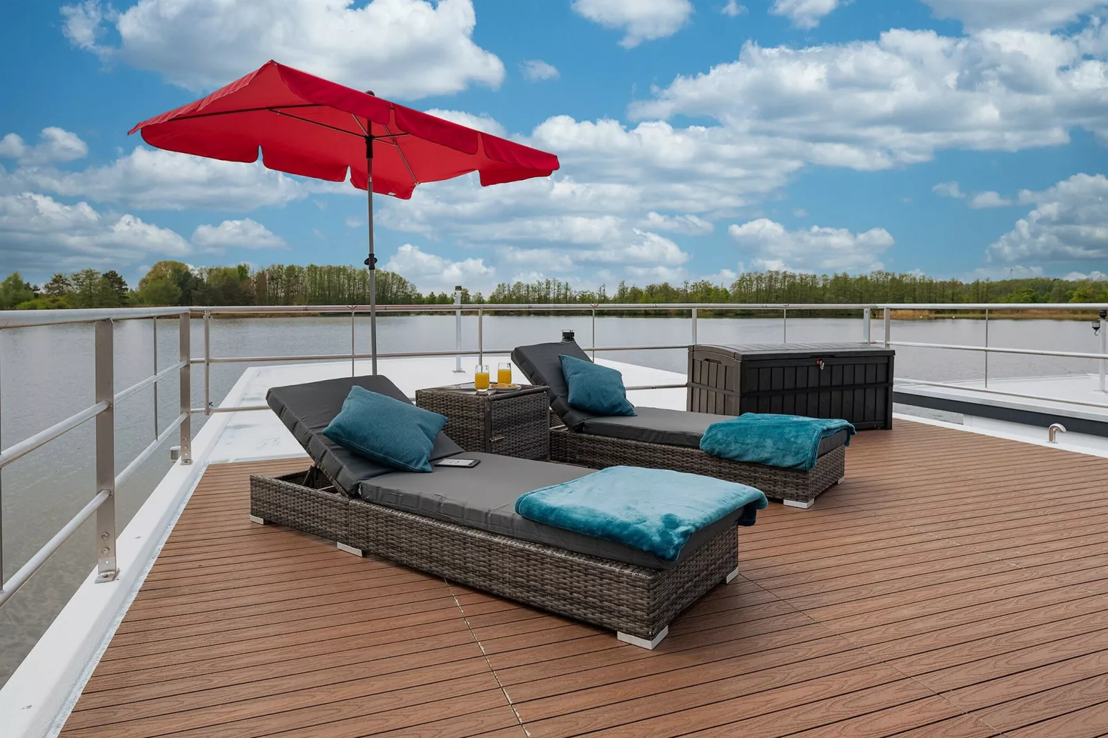 Hausboot in Zehdenick-Terrace balcony