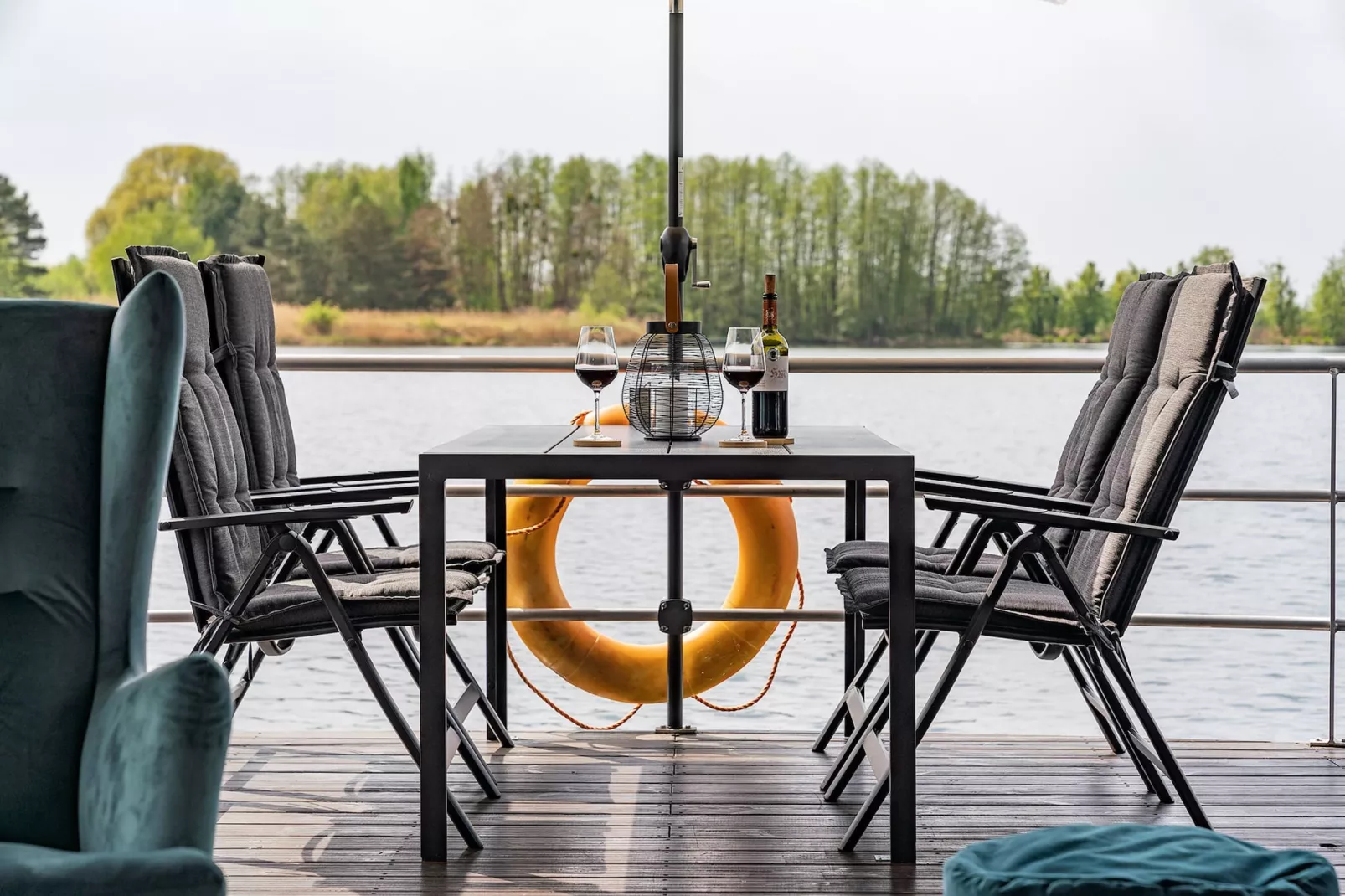Hausboot in Zehdenick-Terrace balcony