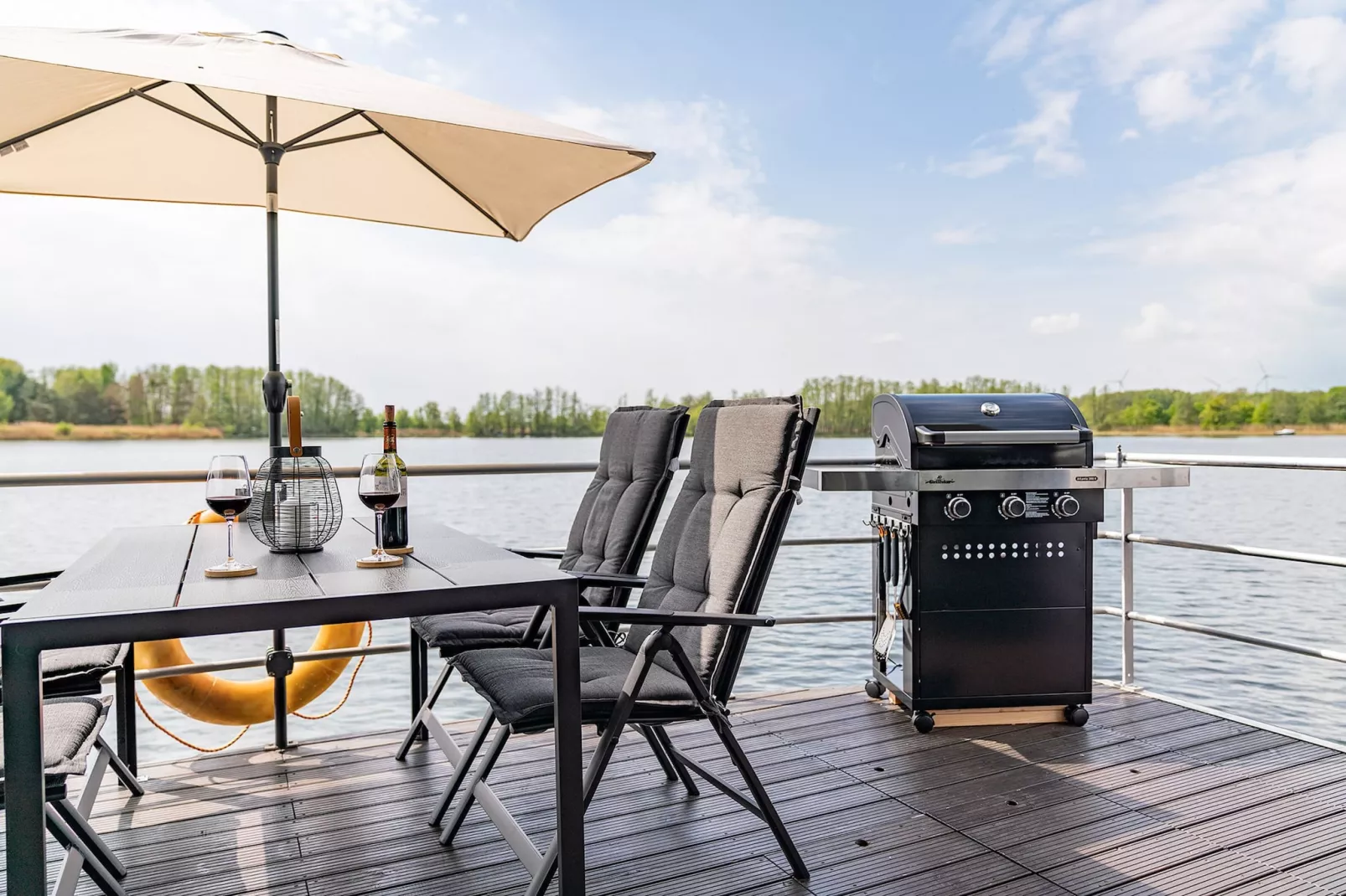 Hausboot in Zehdenick-Terrace balcony