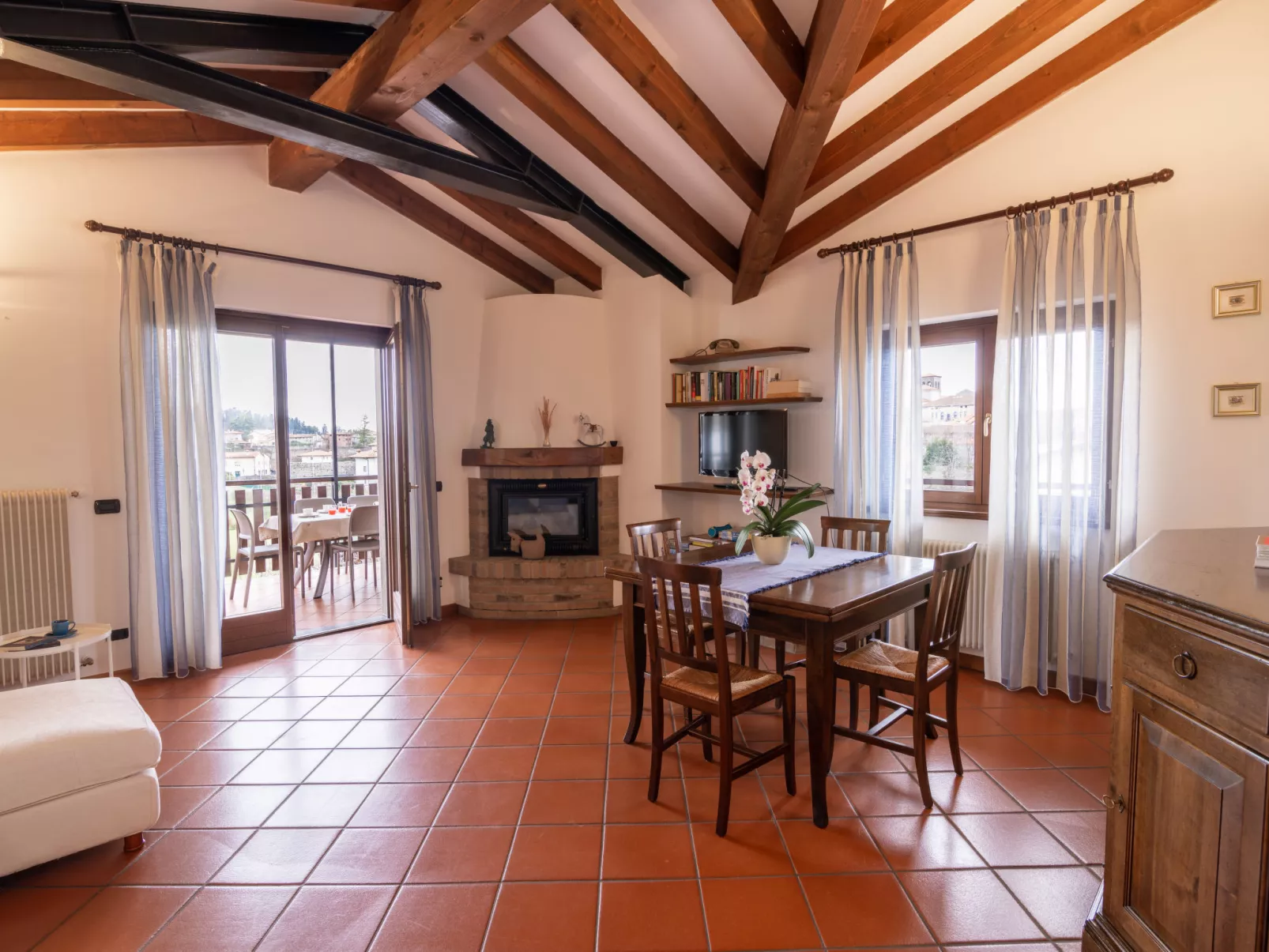 Casa Monte Nero-Inside
