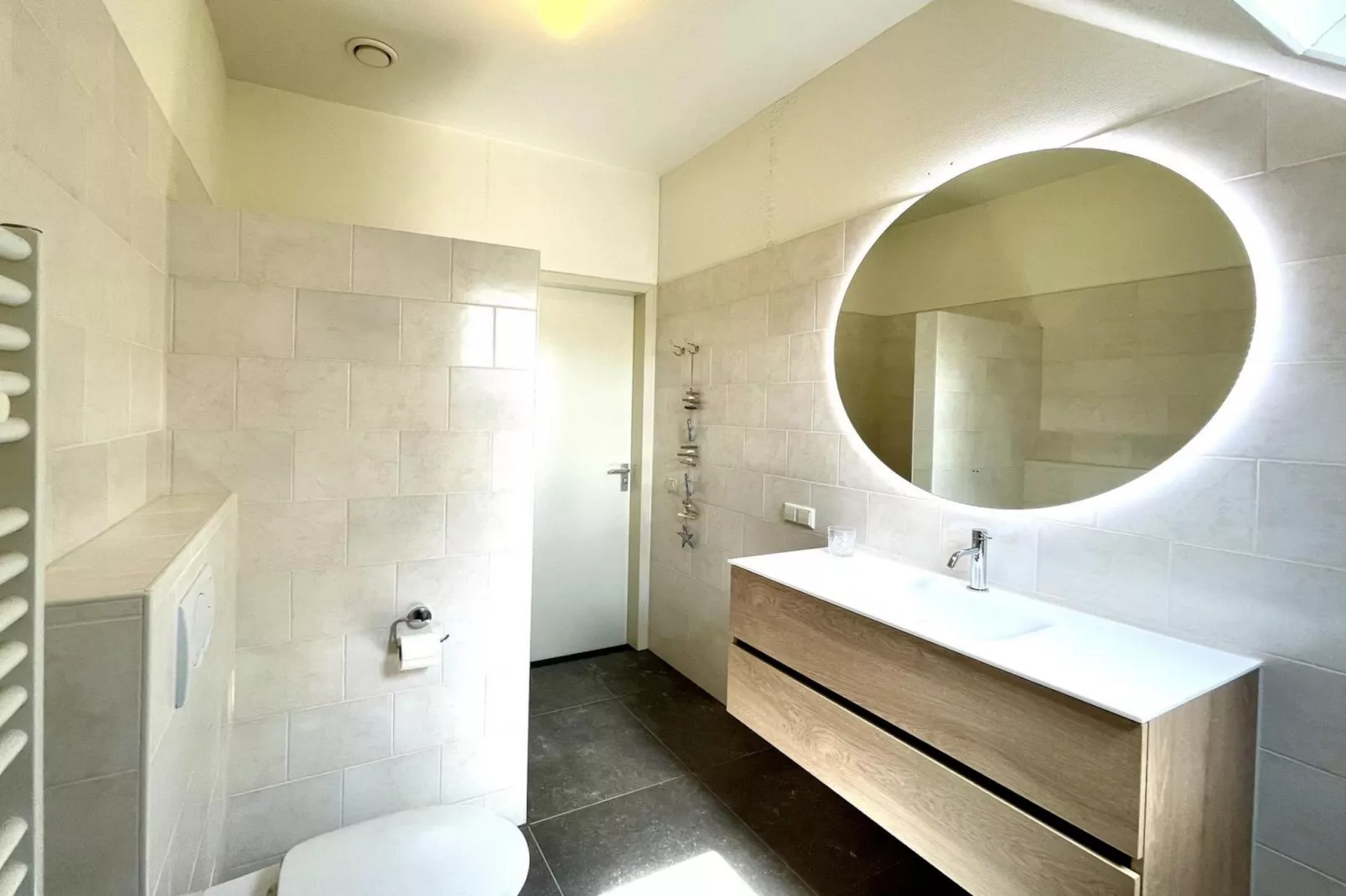 Anzelhoef Apartment Oost-Bathroom