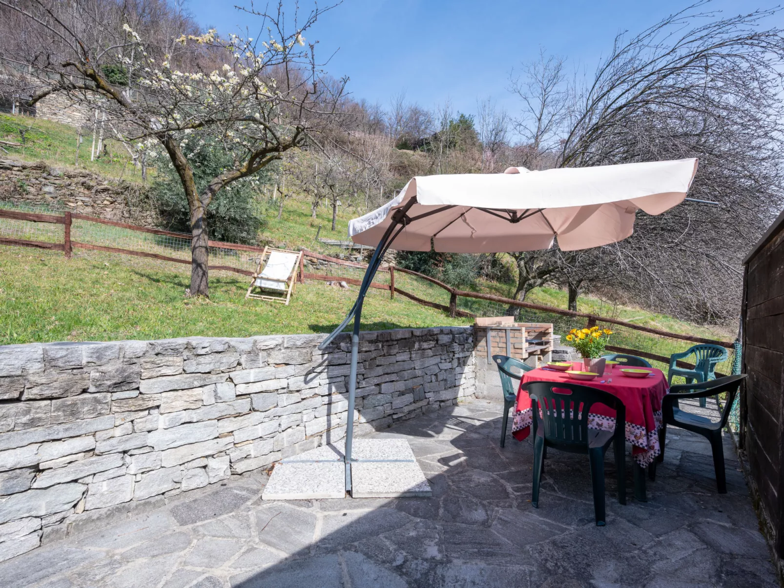 Baita Anita (DOD100)-Outside