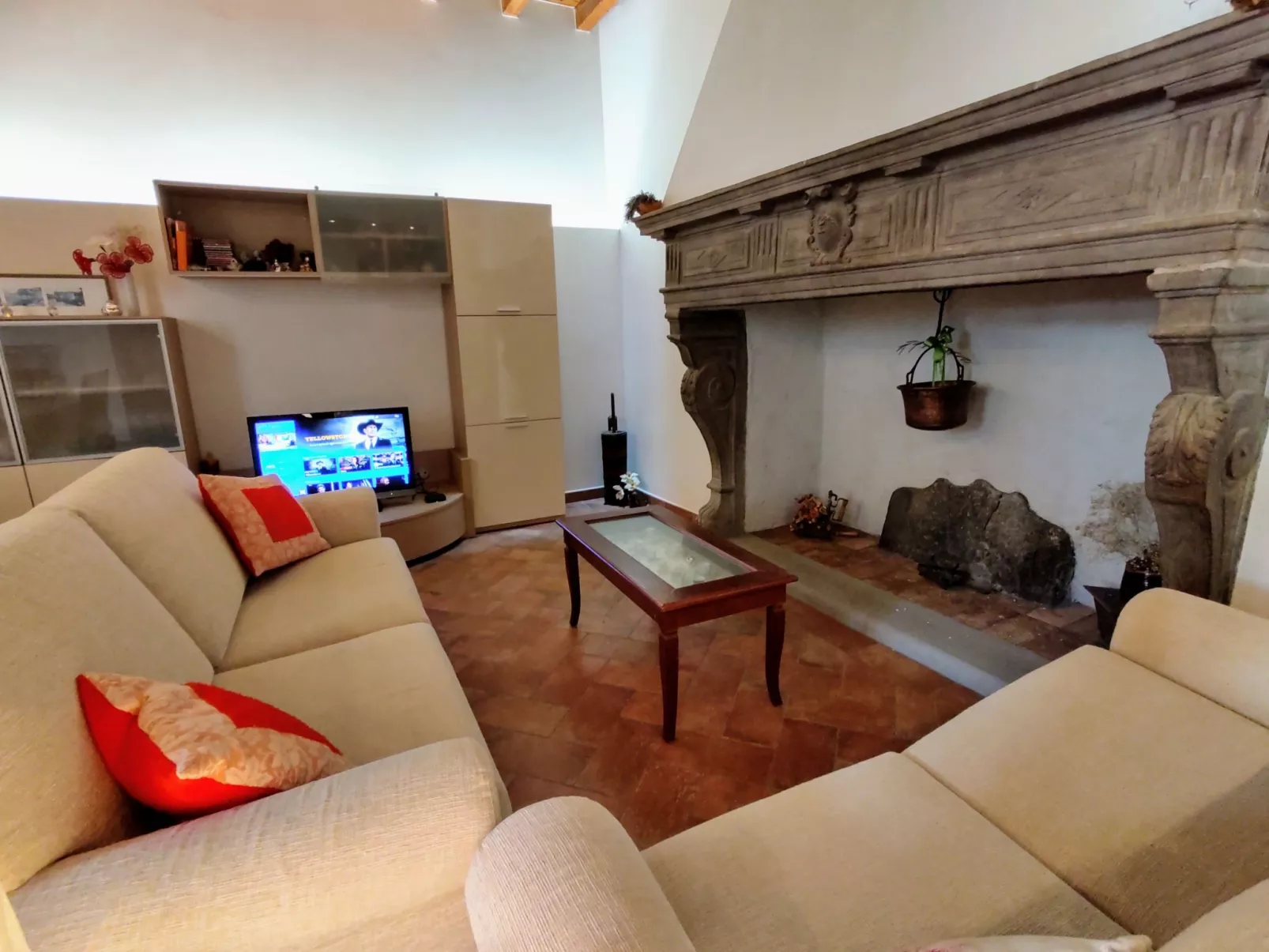 La Cascina-Inside