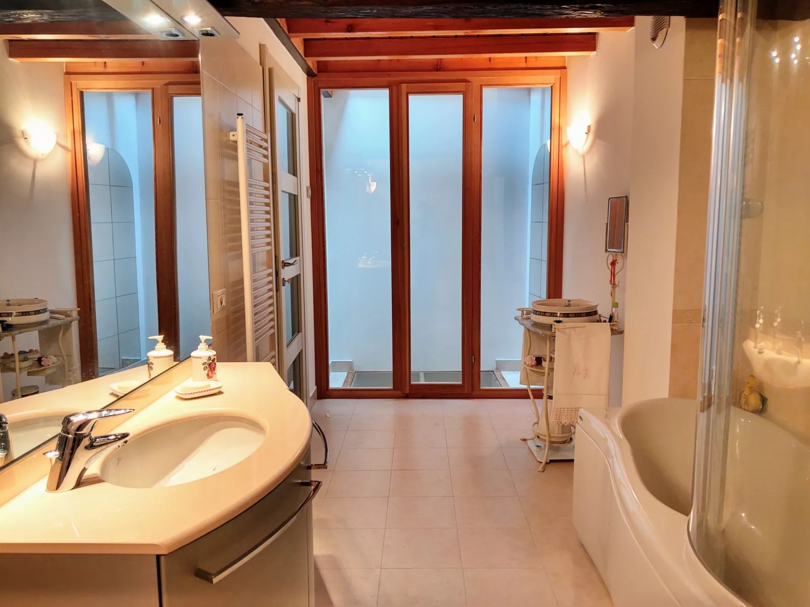 La Cascina-Inside
