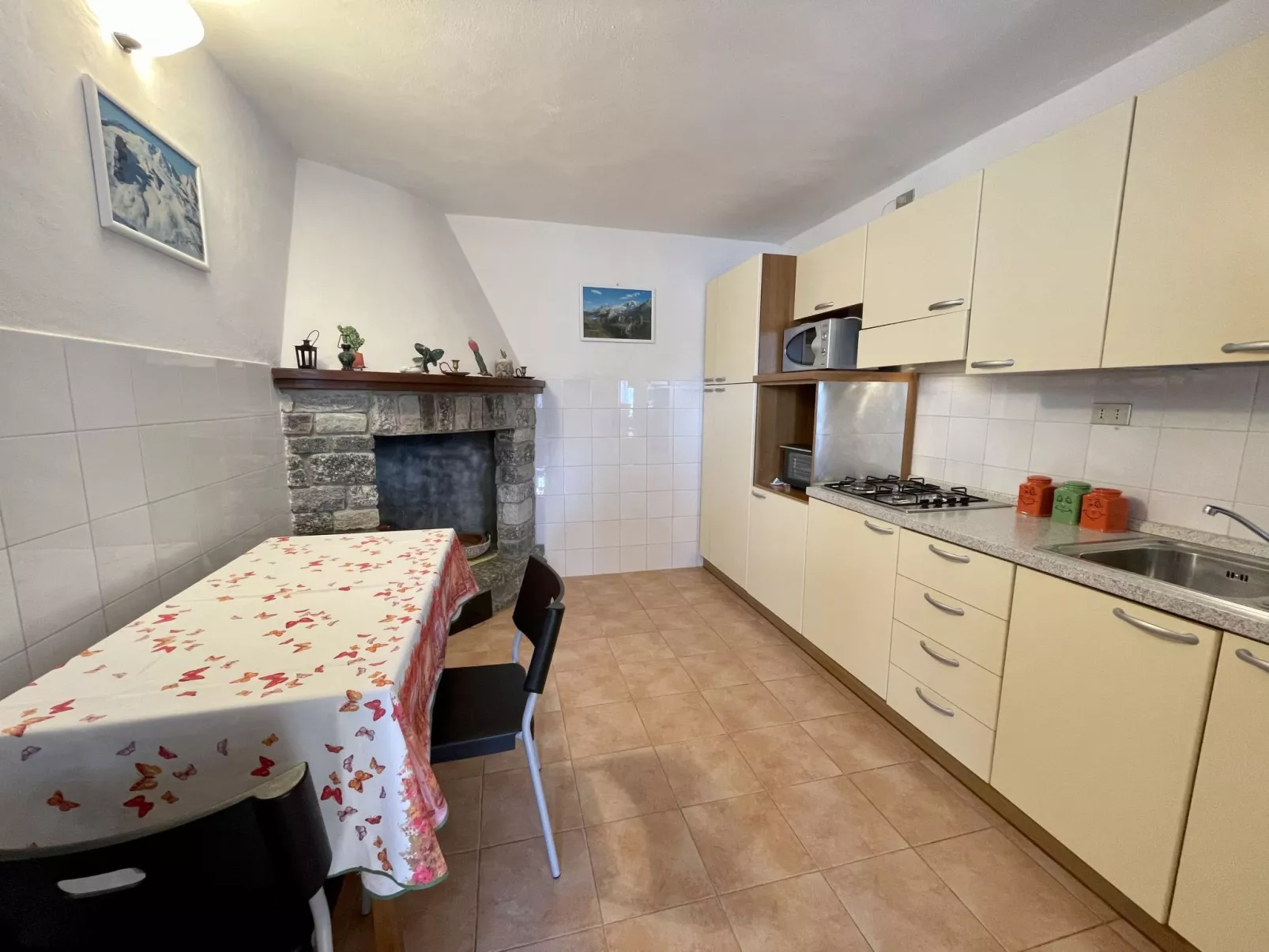 Sofia (DMA333)-Inside