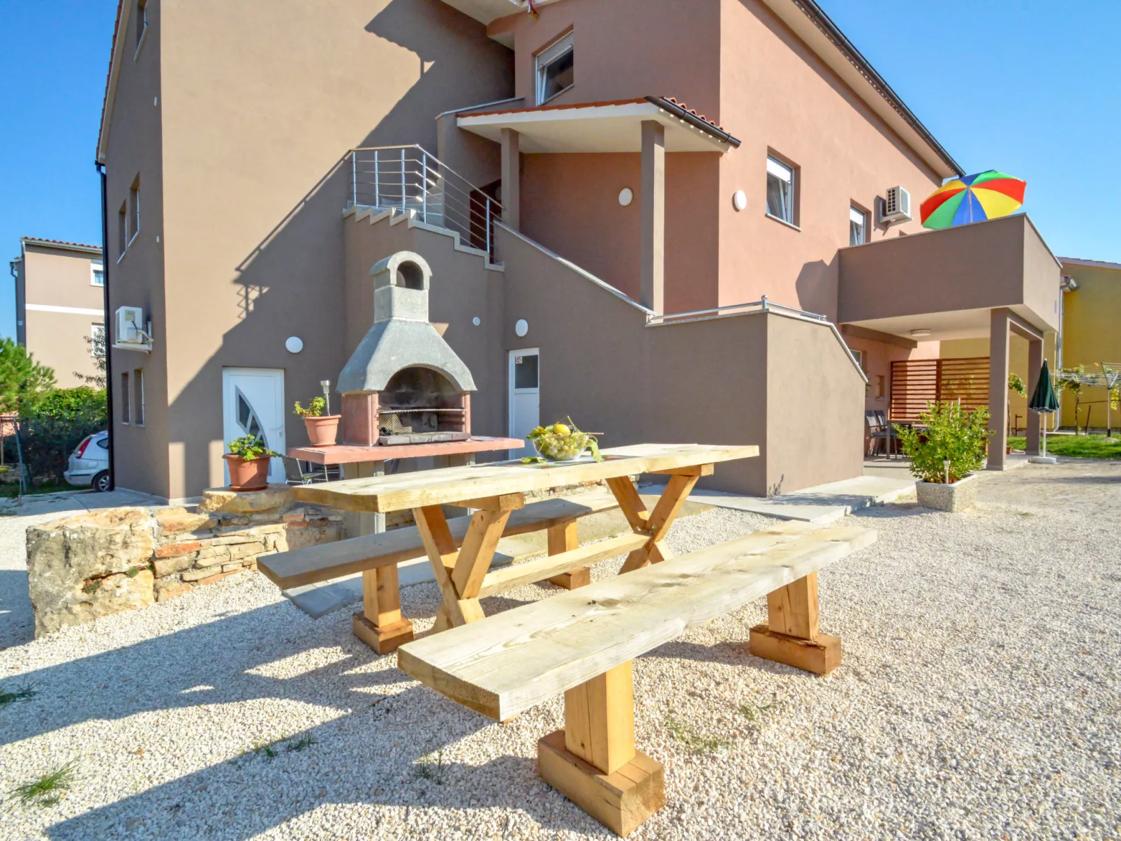 B&B-Outside