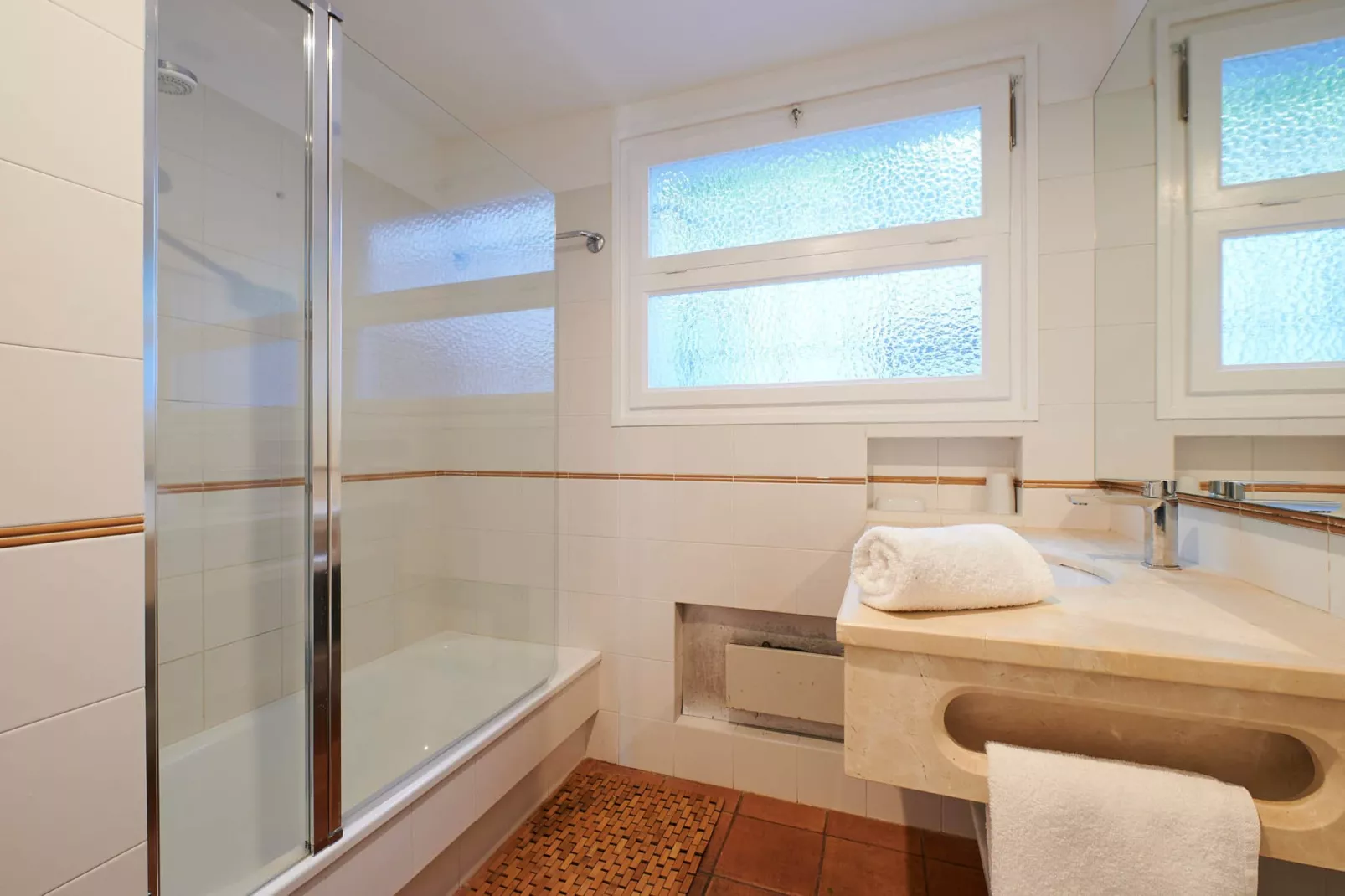 Cliper L-1-Bathroom