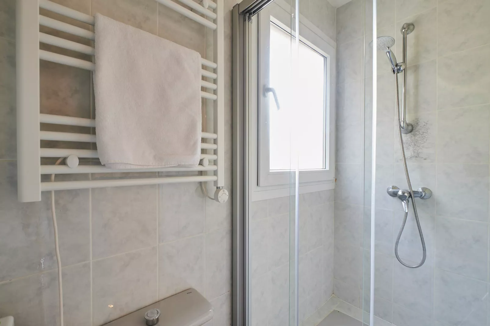 Cliper C-3-Bathroom