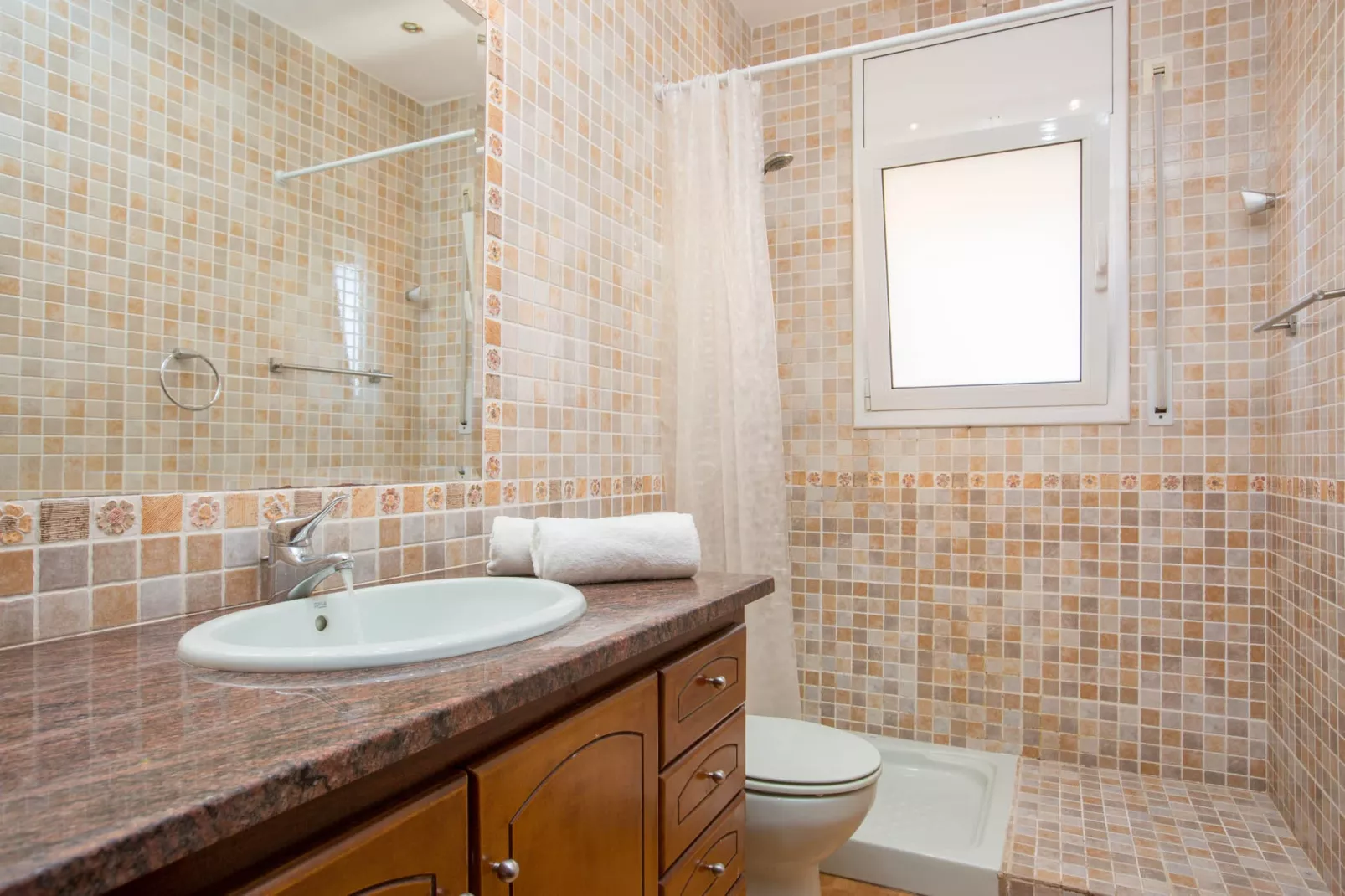 Carvajal-Bathroom