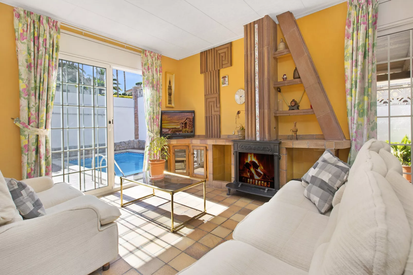 Del Pi-Living room