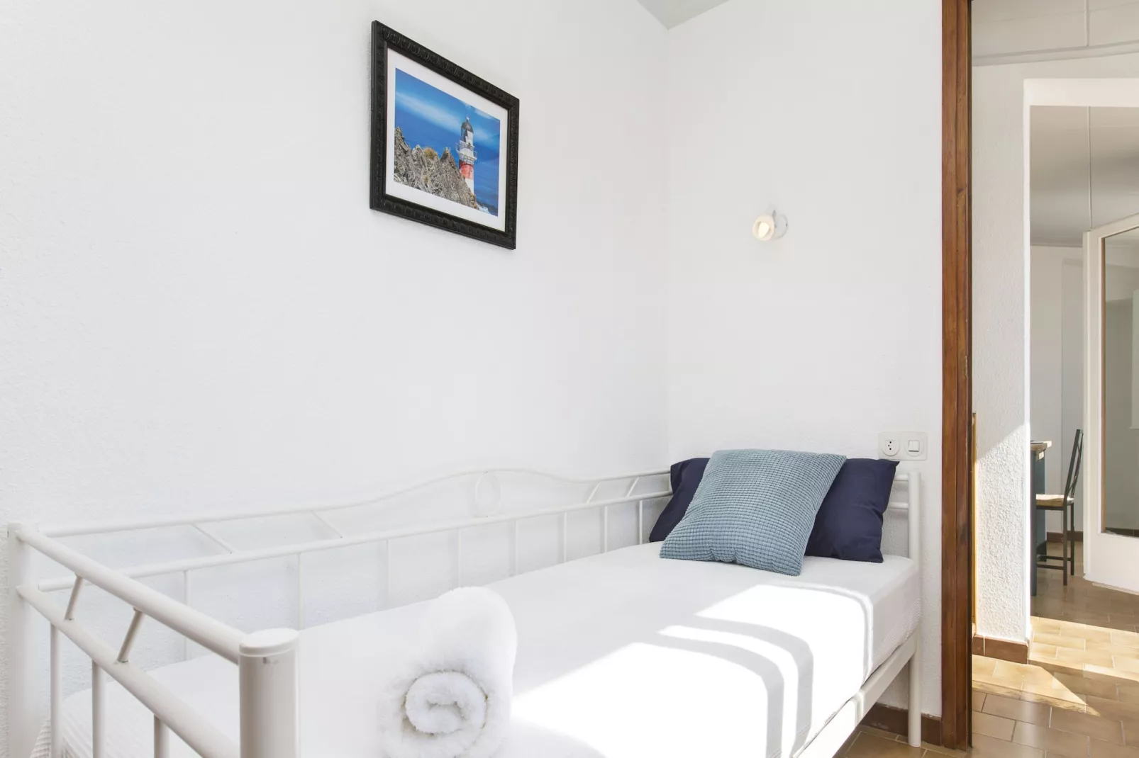 Tensi-Bedroom