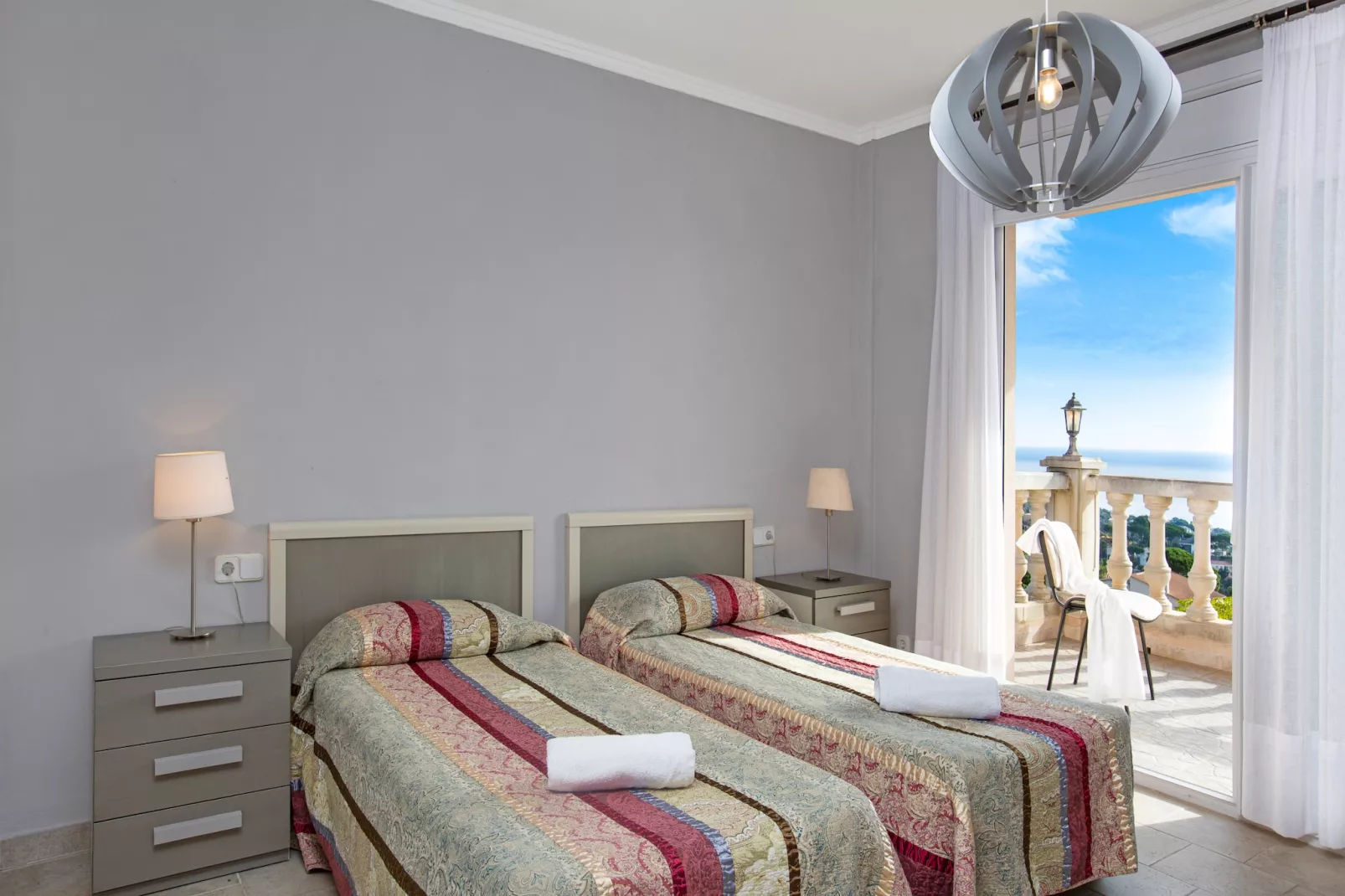Garbi-Bedroom