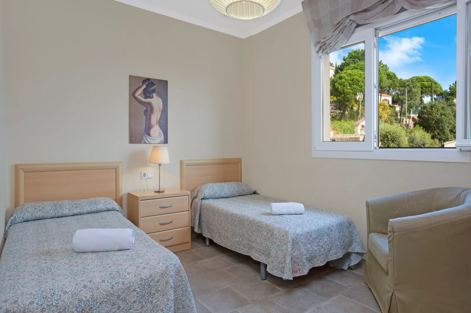 Garbi-Bedroom