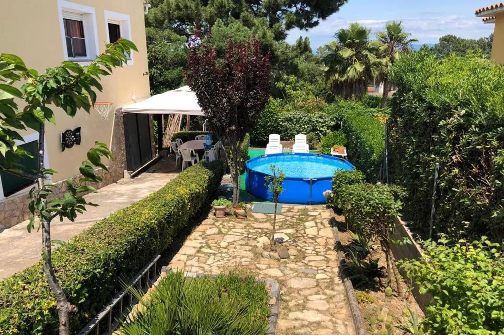 Julia-Gardens summer