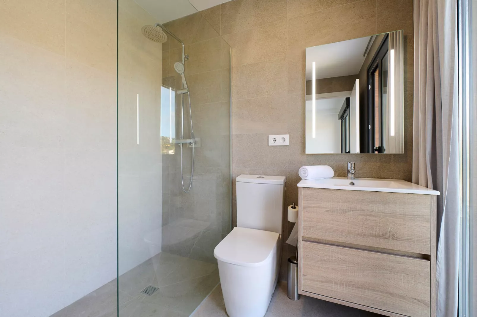 Agnes-Bathroom