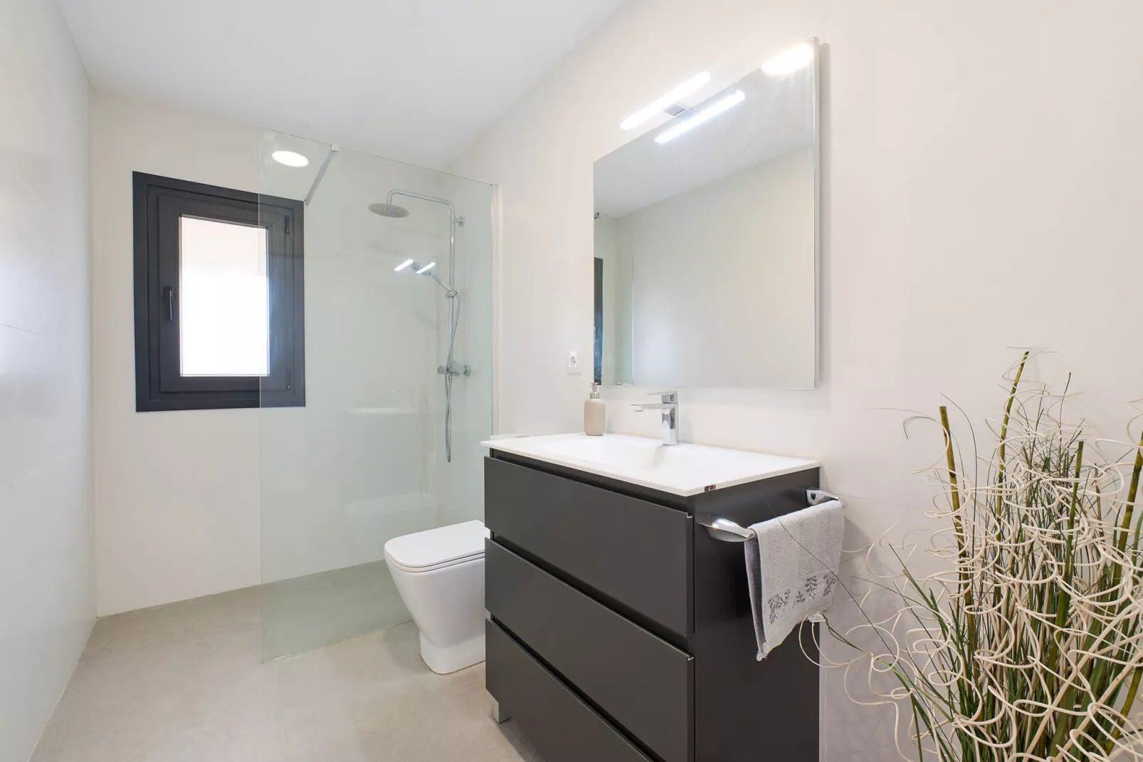 Agnes-Bathroom