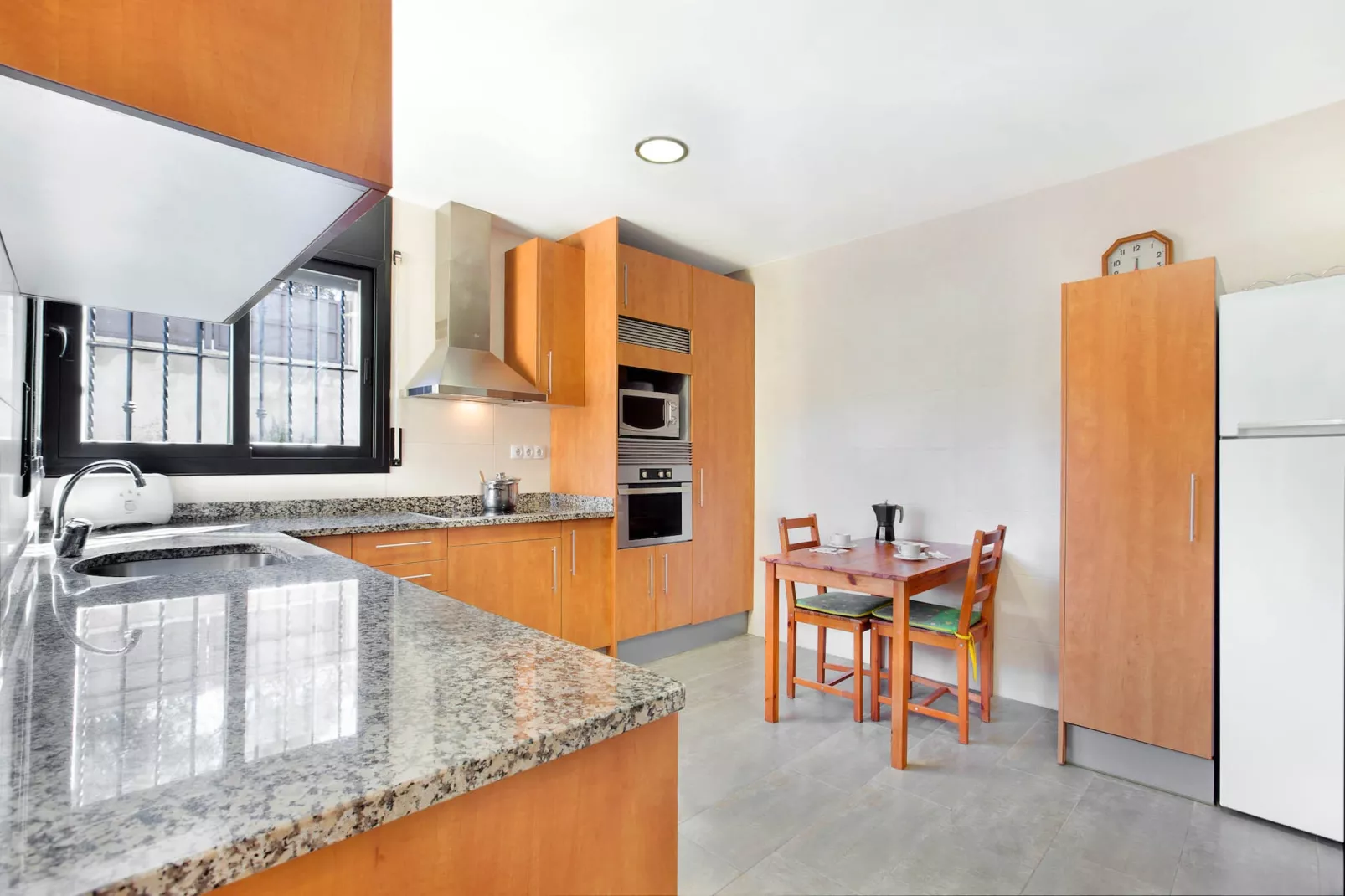Camelia-Kitchen