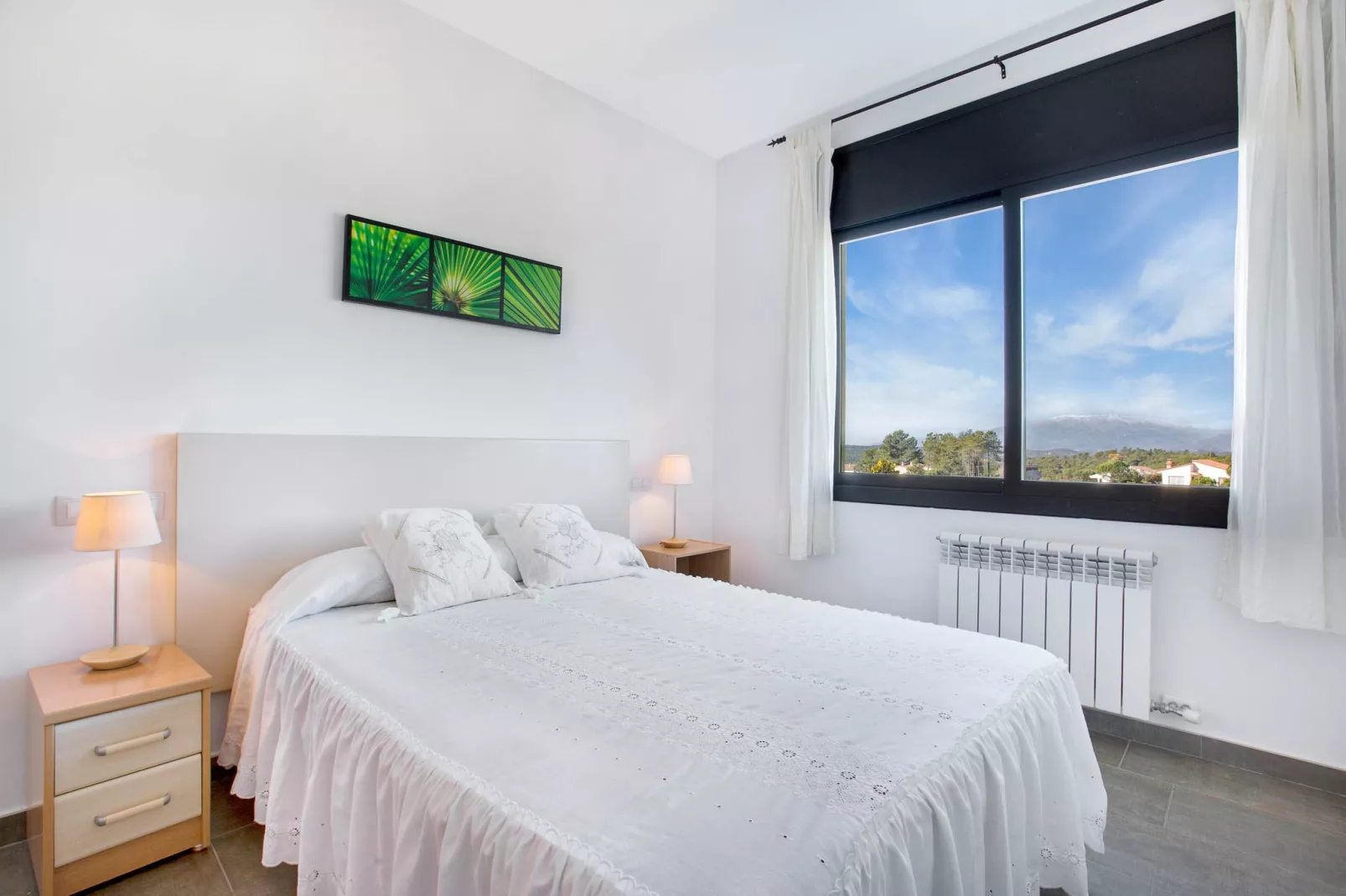 Camelia-Bedroom