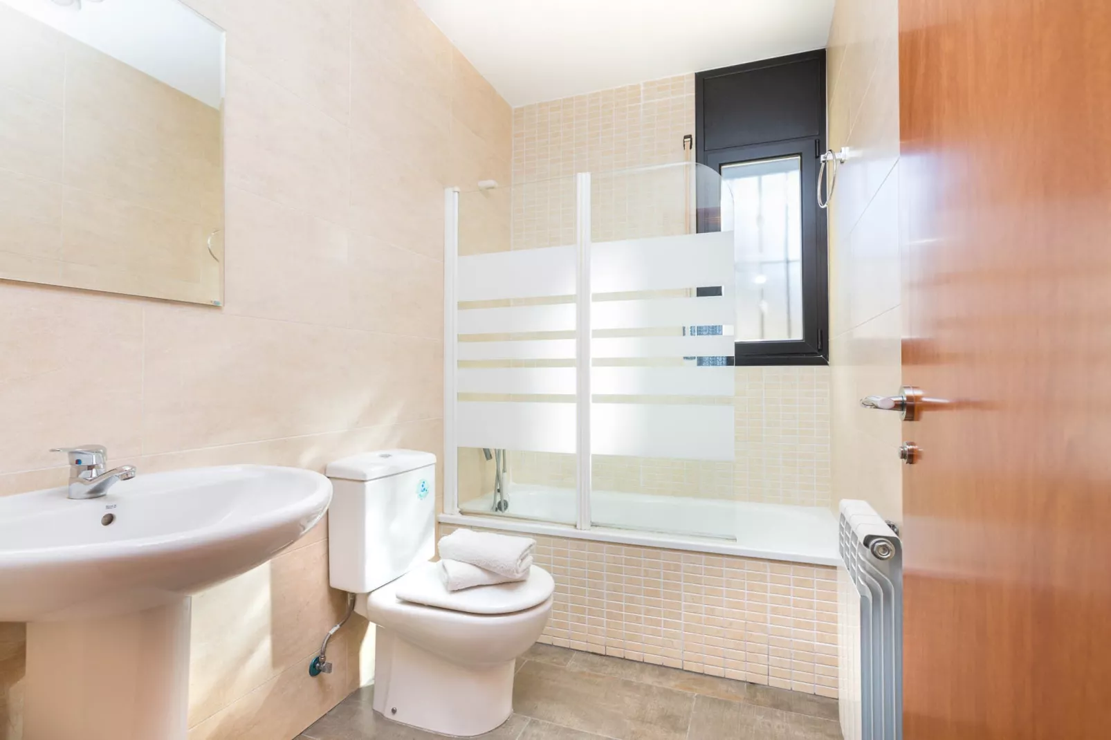 Camelia-Bathroom