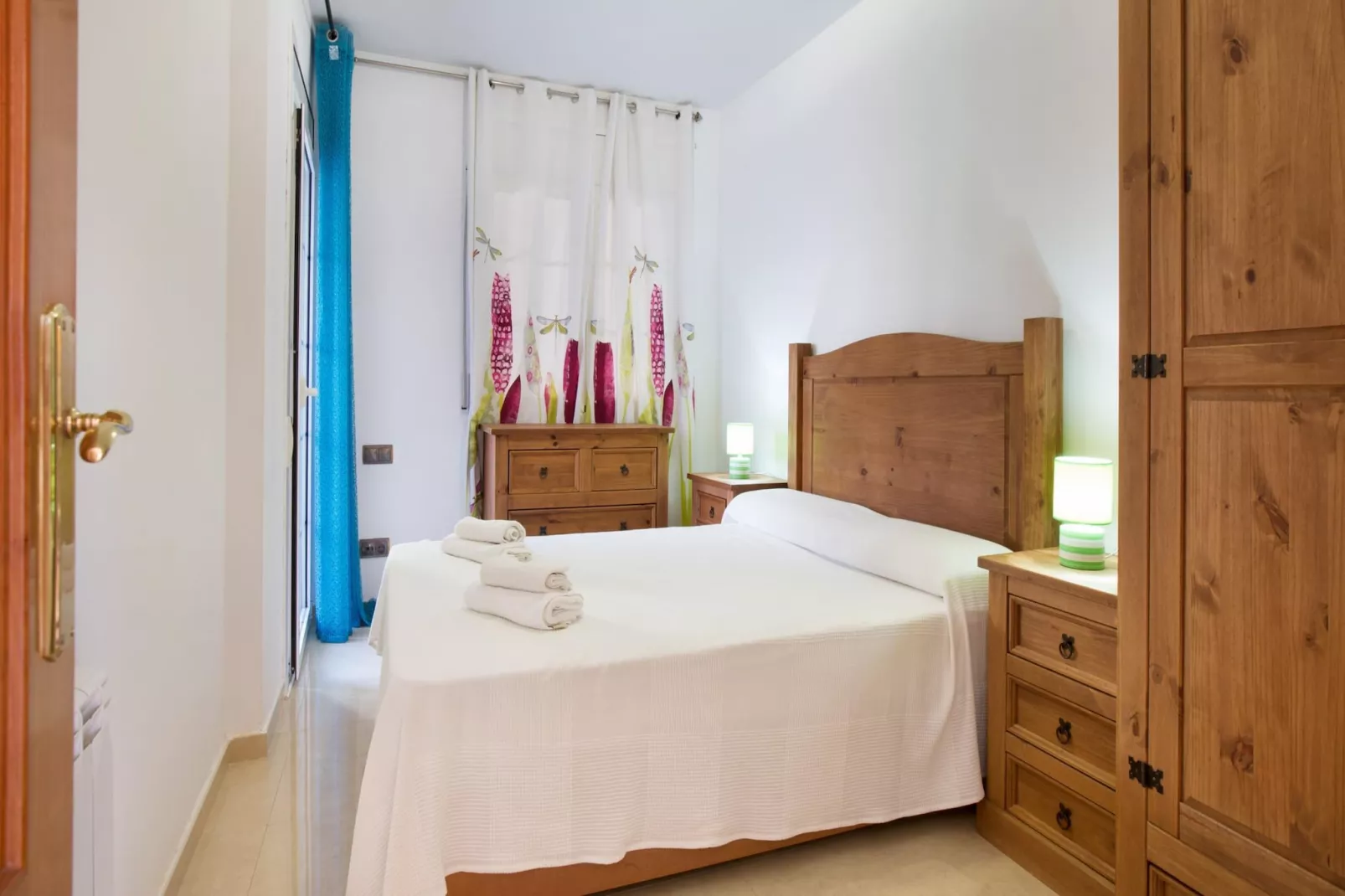 Sotet-Bedroom