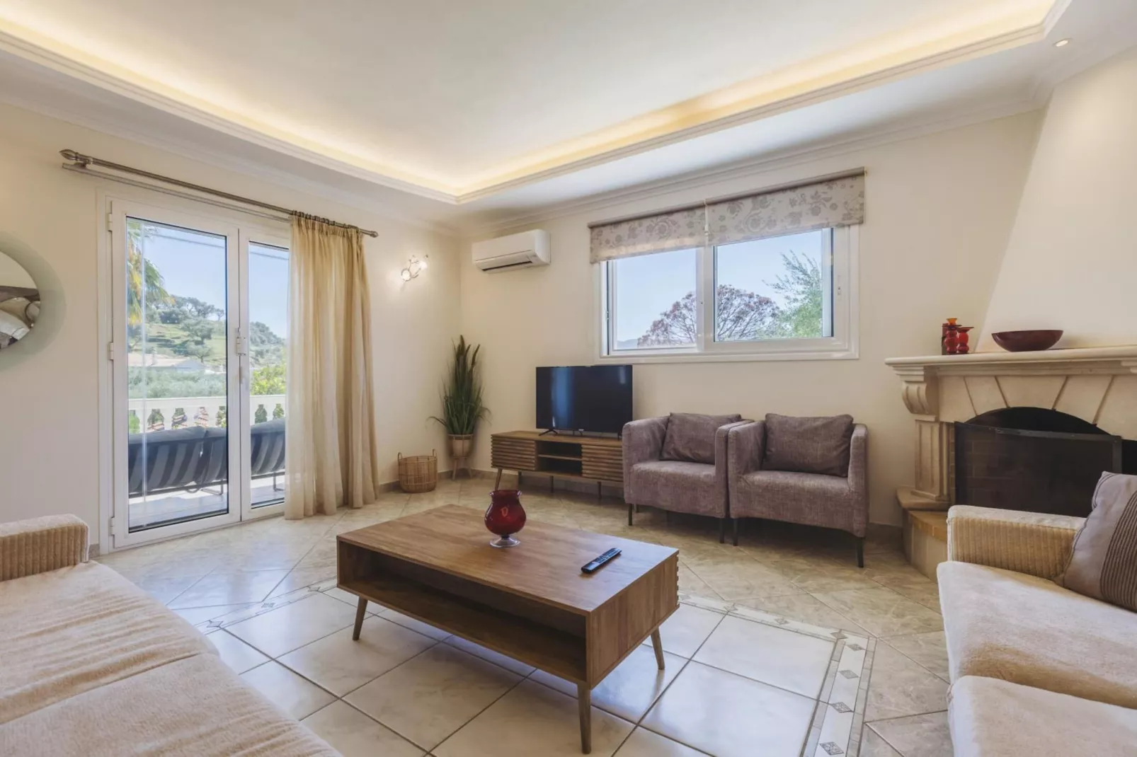Villa Lilly with private pool-Living room