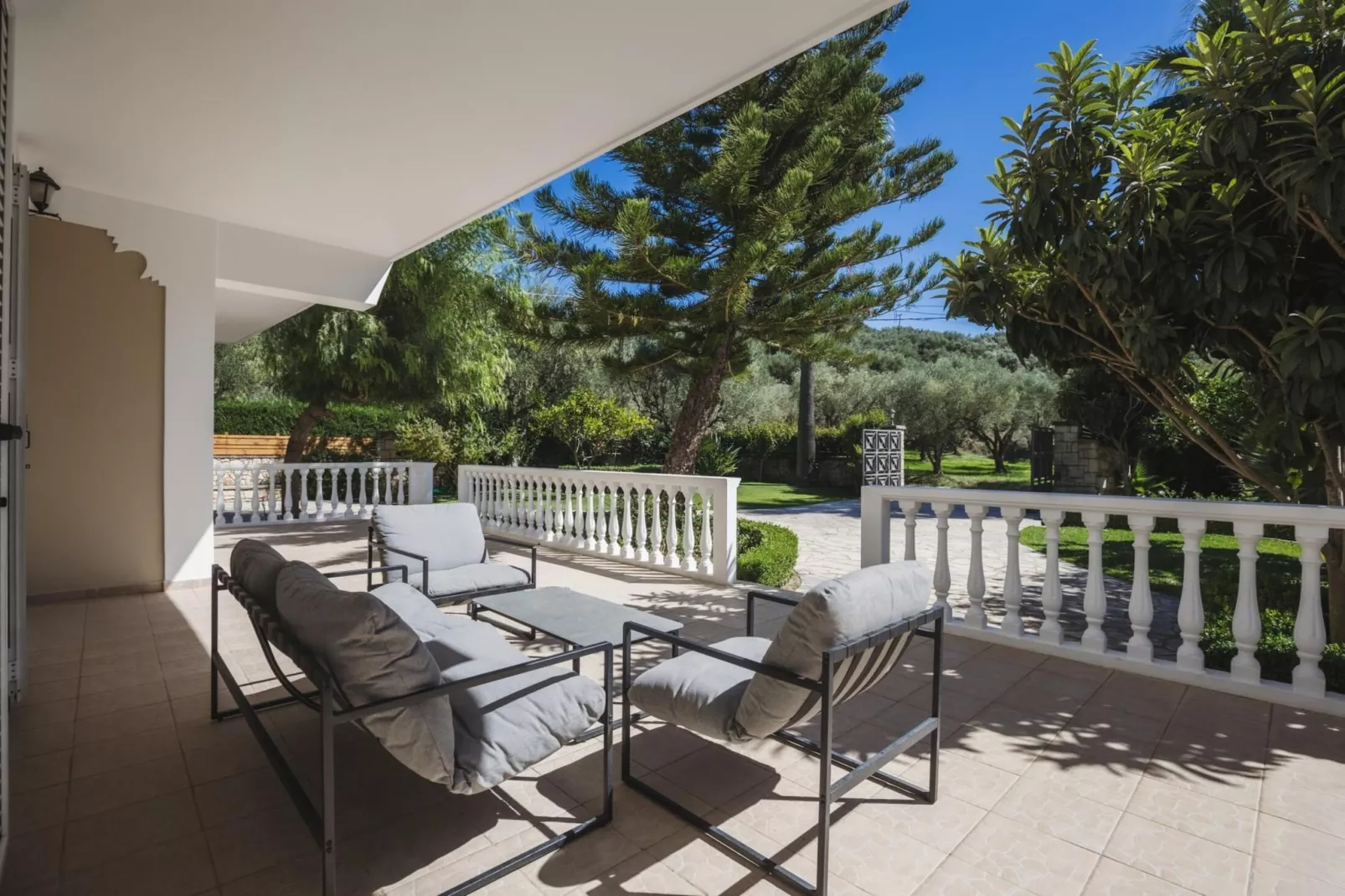Villa Lilly with private pool-Terrace balcony