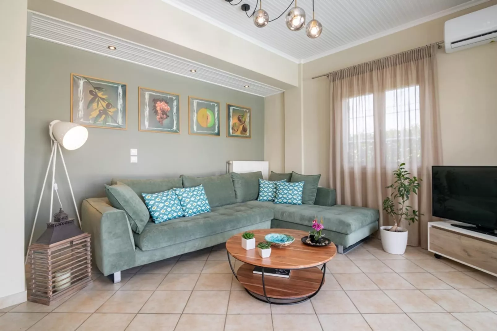 Madini Luxury villa with private Heated pool