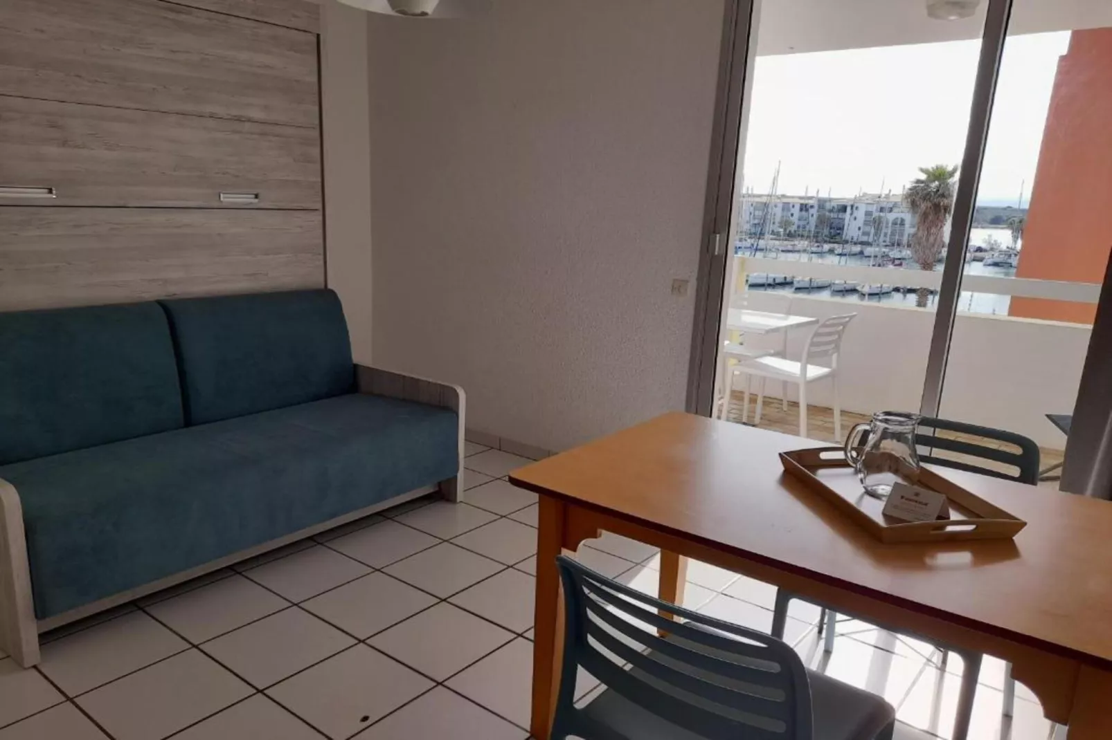 Appartement 1 Pièce 3 Personnes 1  bébé Vue Port-Living room