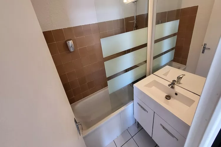 Appartement 1 Pièce 3 Personnes 1  bébé Vue Port-Bathroom
