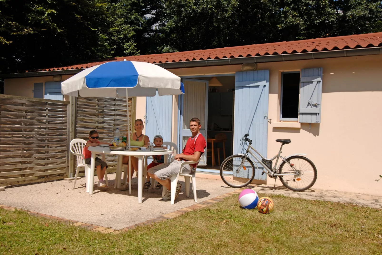 Gîte 3 Pièces 6 Personnes 1  bébé Roncière-Terrace balcony