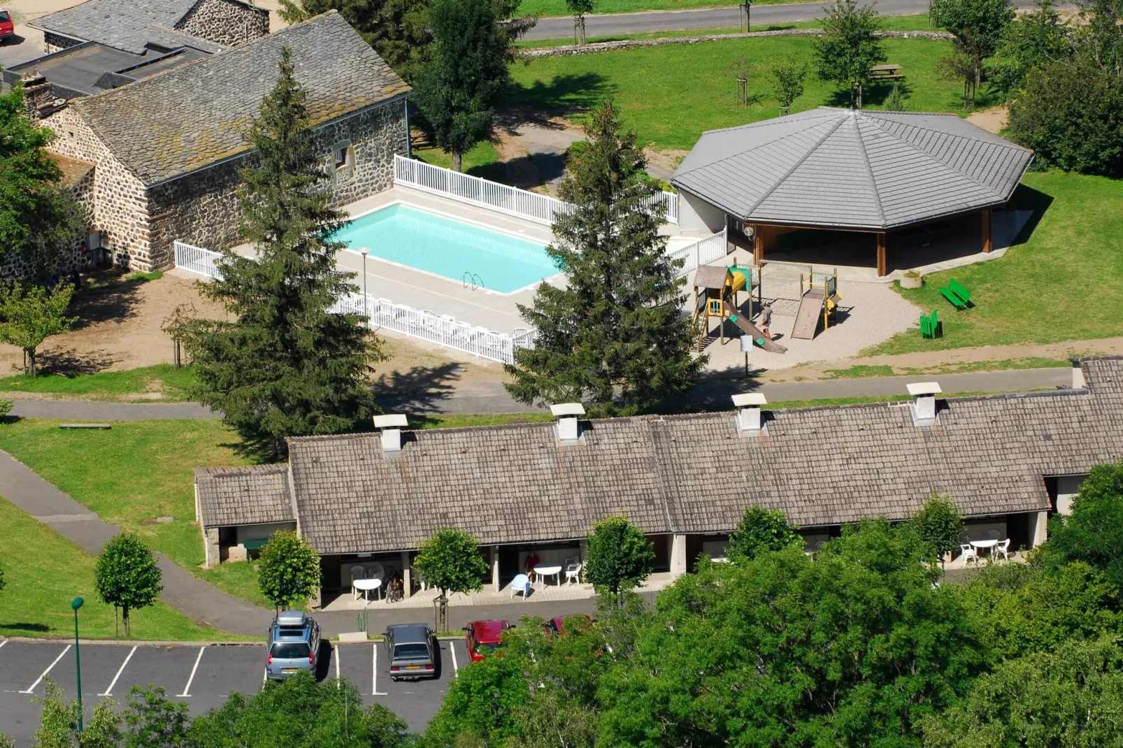 Saint-Julien-Chapteuil - Gîte 2 Pièces 4 Personnes 1  bébé-Exterior summer