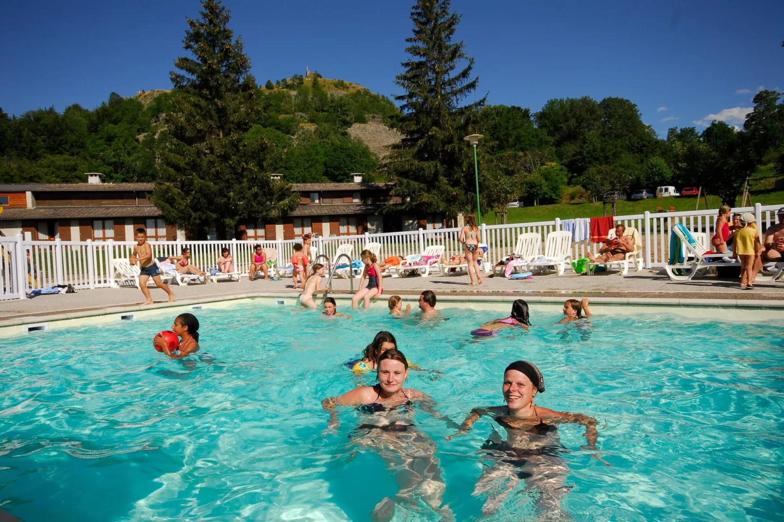 Saint-Julien-Chapteuil - Gîte 2 Pièces 4 Personnes 1  bébé-Pool