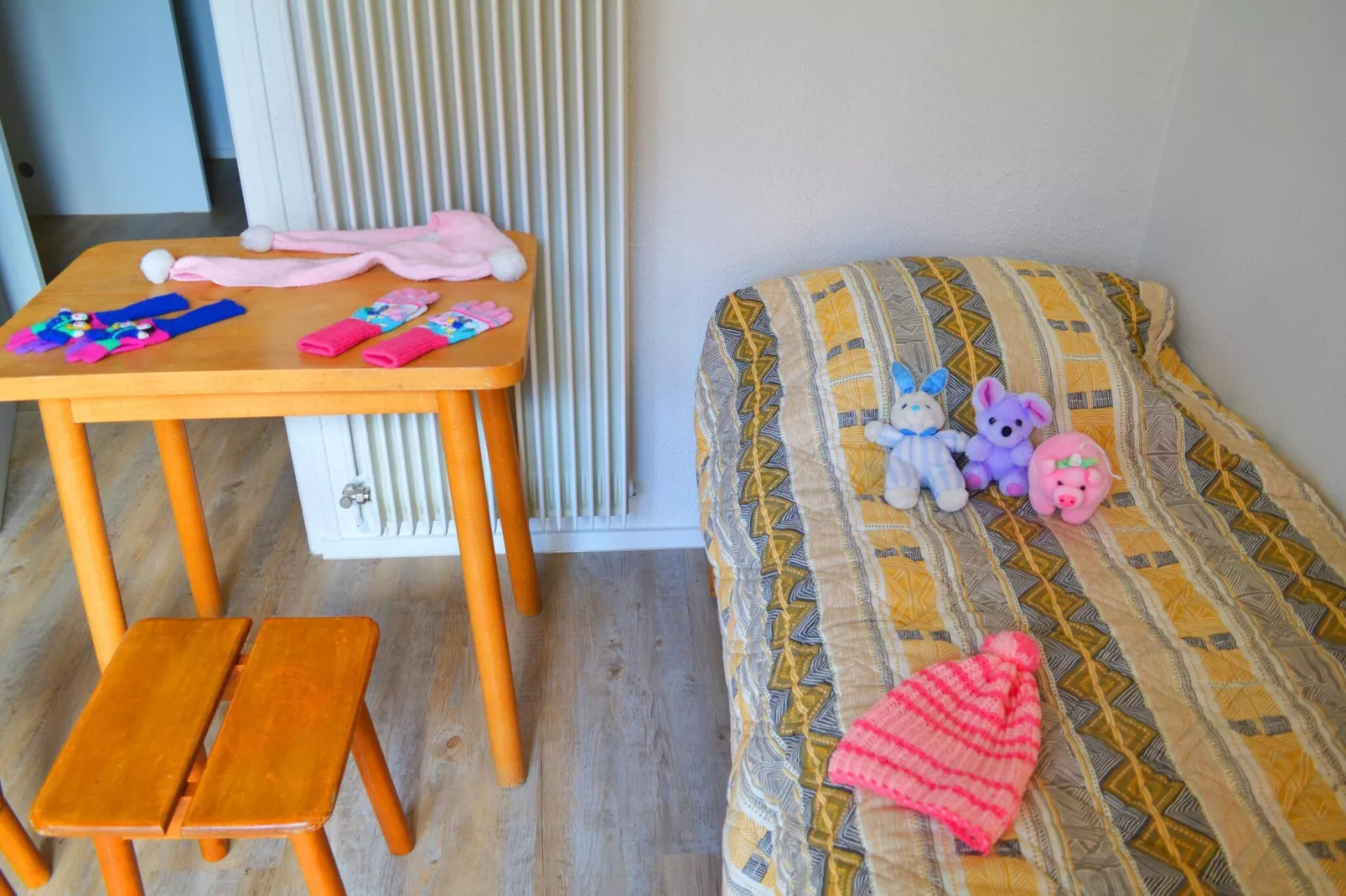 Saint-Julien-Chapteuil - Gîte 2 Pièces 4 Personnes 1  bébé-Bedroom