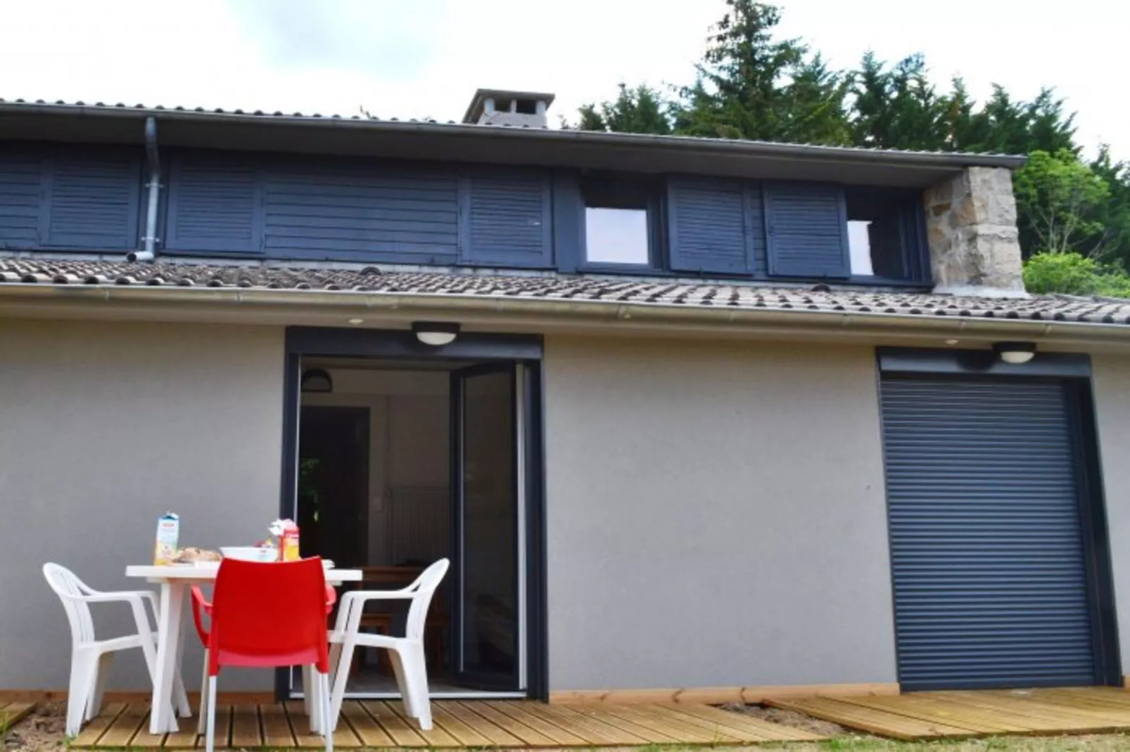Saint-Julien-Chapteuil - Gîte 2 Pièces 4 Personnes 1  bébé-Terrace balcony