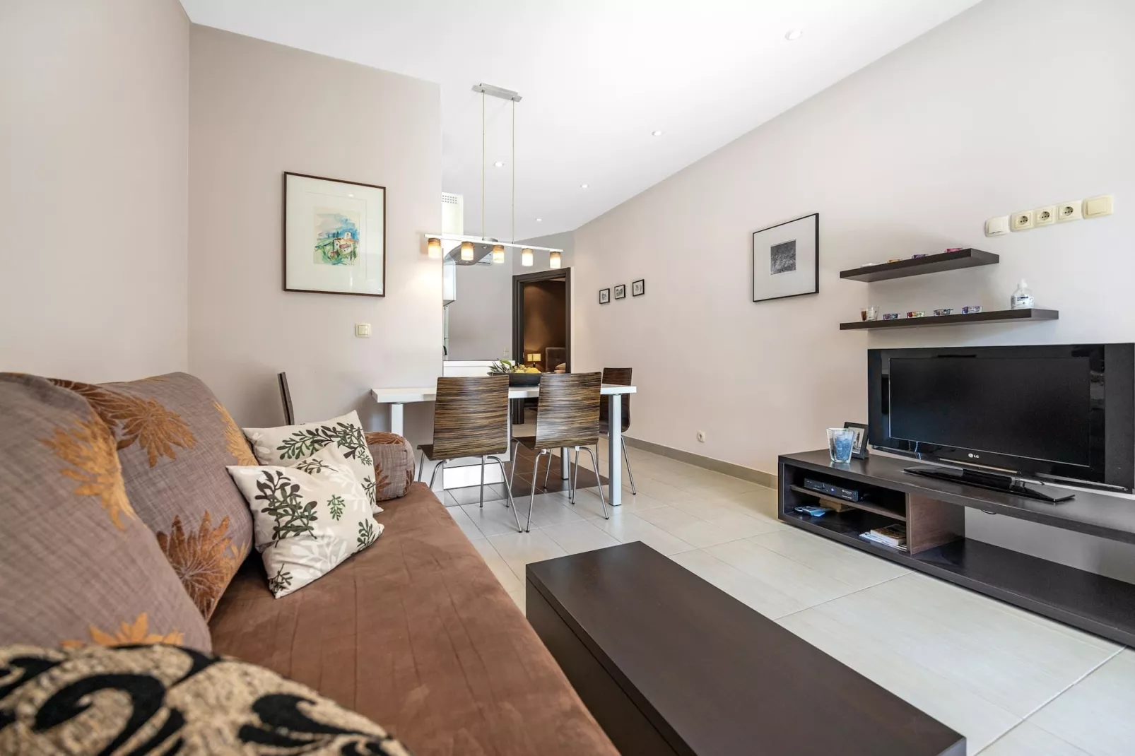 Blanka N2 - Shared Jacuzzi, Magical Garden-Living room