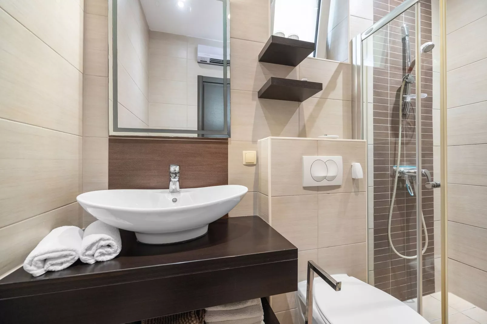 Blanka N2 - Shared Jacuzzi, Magical Garden-Bathroom