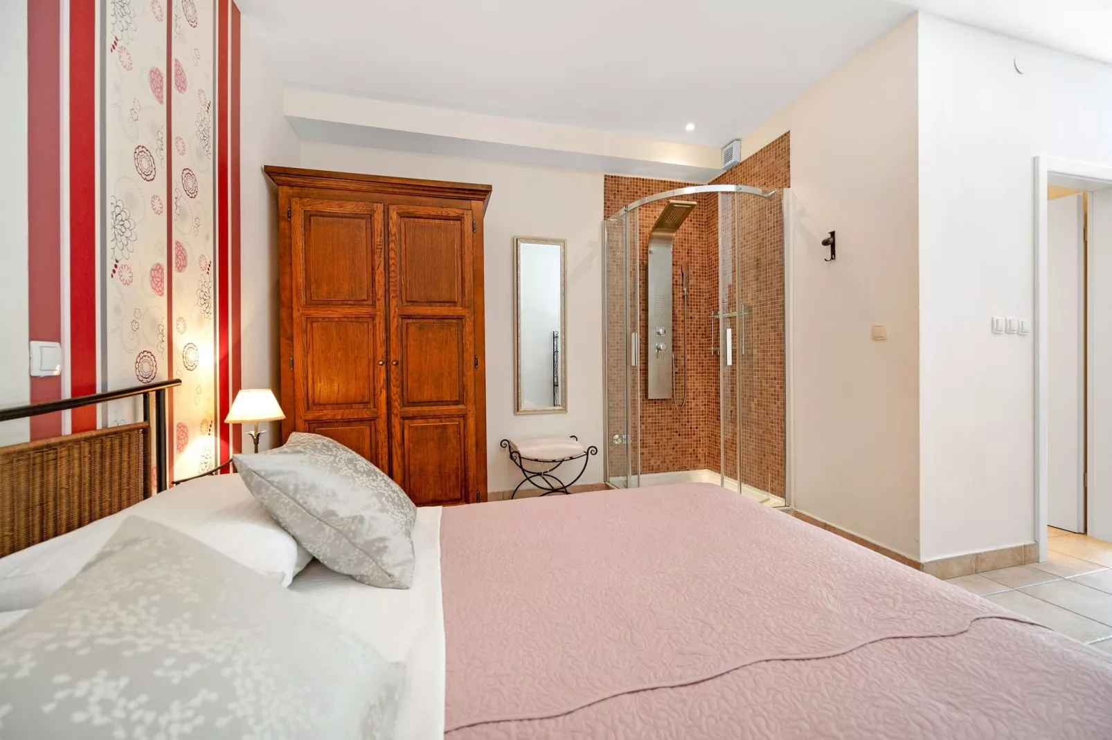 Blanka Studio - Shared Jacuzzi, Magical Garden-Bedroom