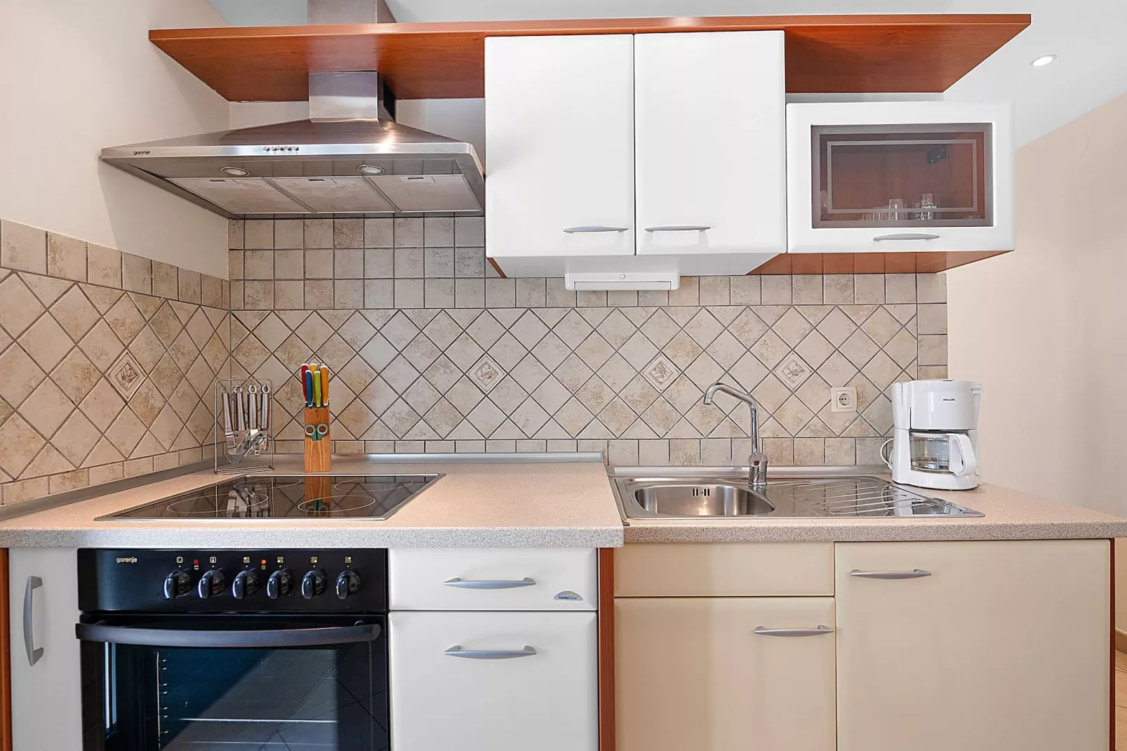 Blanka C2 - Shared Jacuzzi, Magical Garden-Kitchen