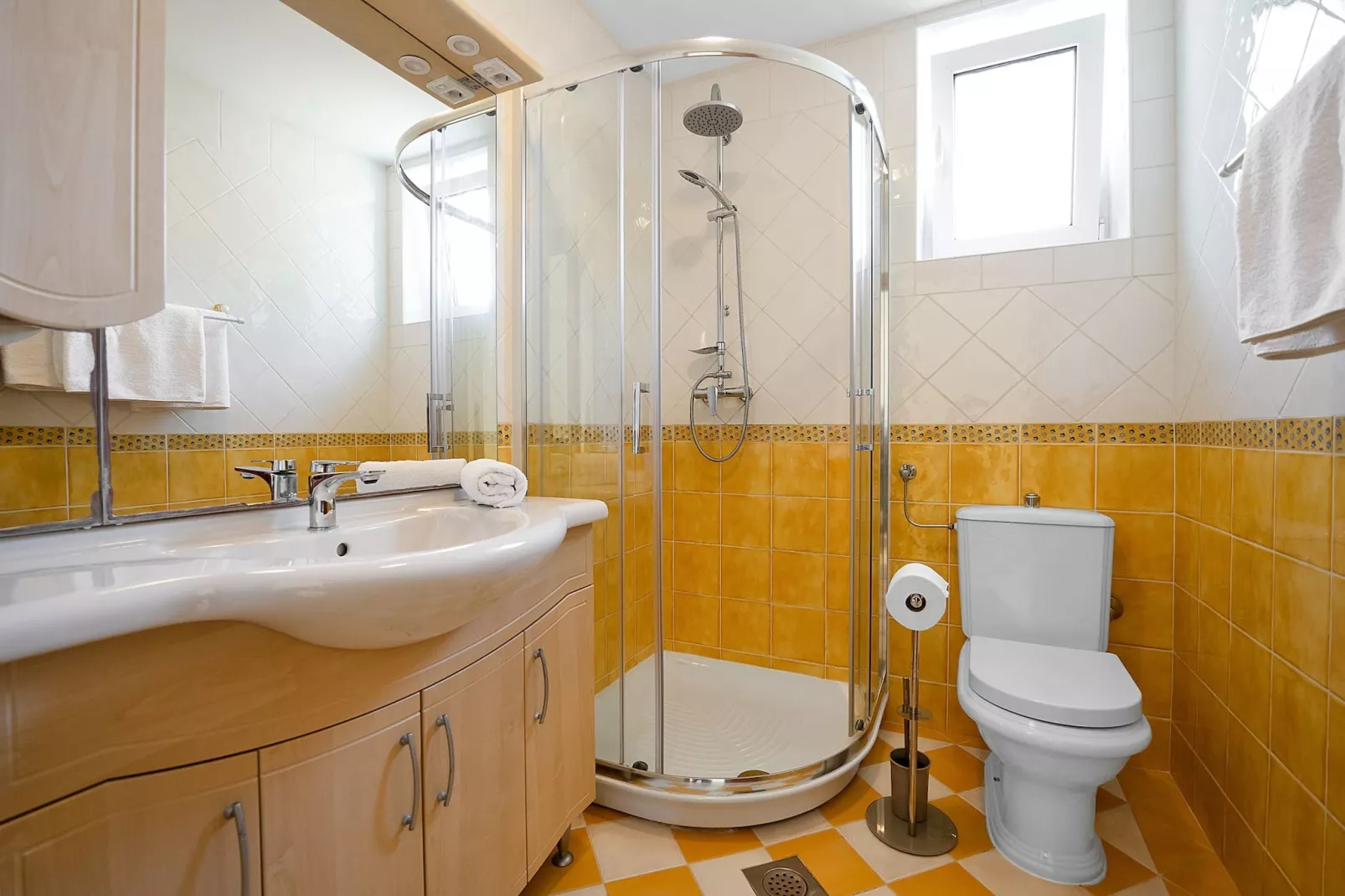Blanka C2 - Shared Jacuzzi, Magical Garden-Bathroom
