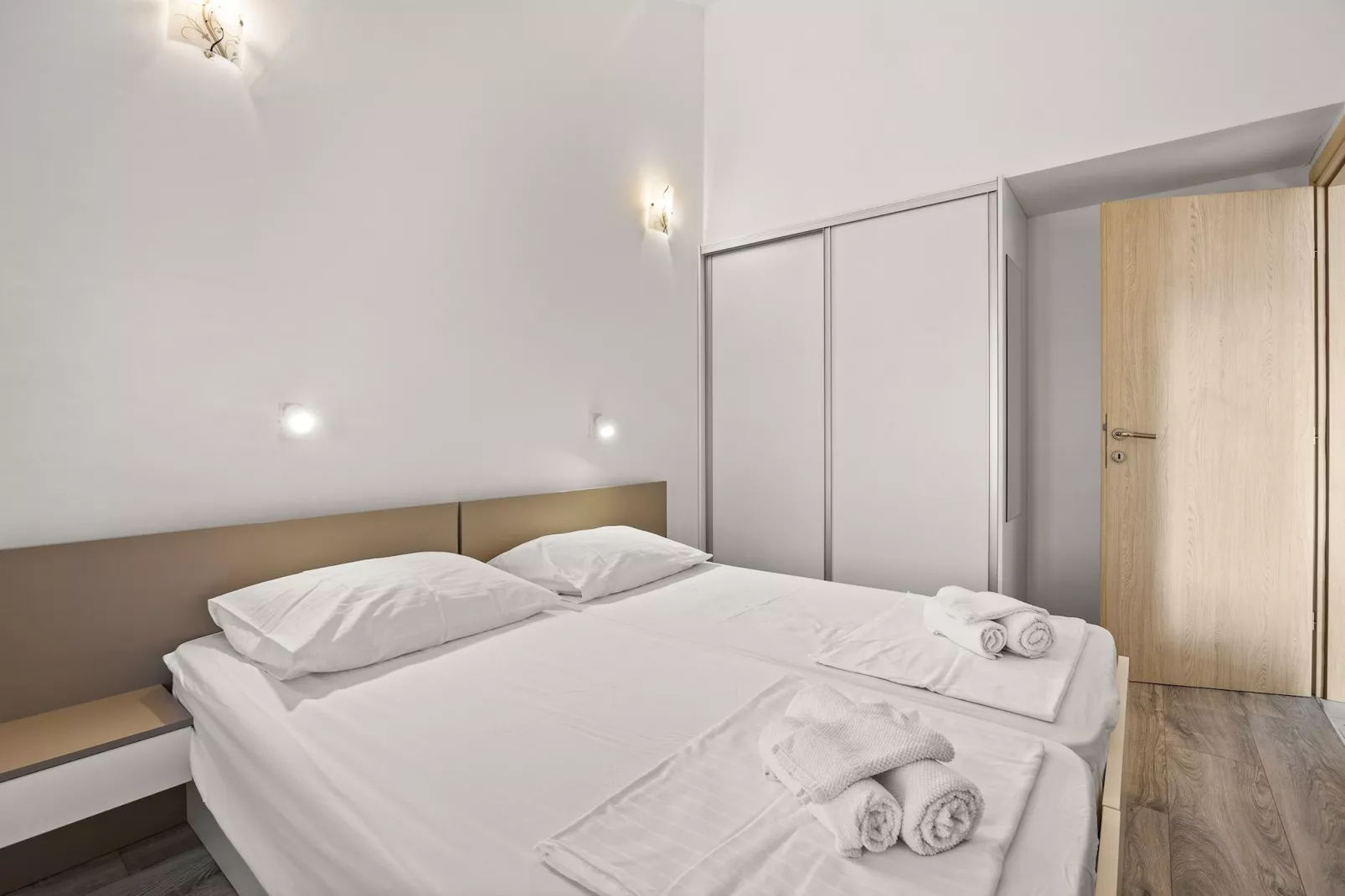 Apartment Paula with Sea View-Schlafzimmer