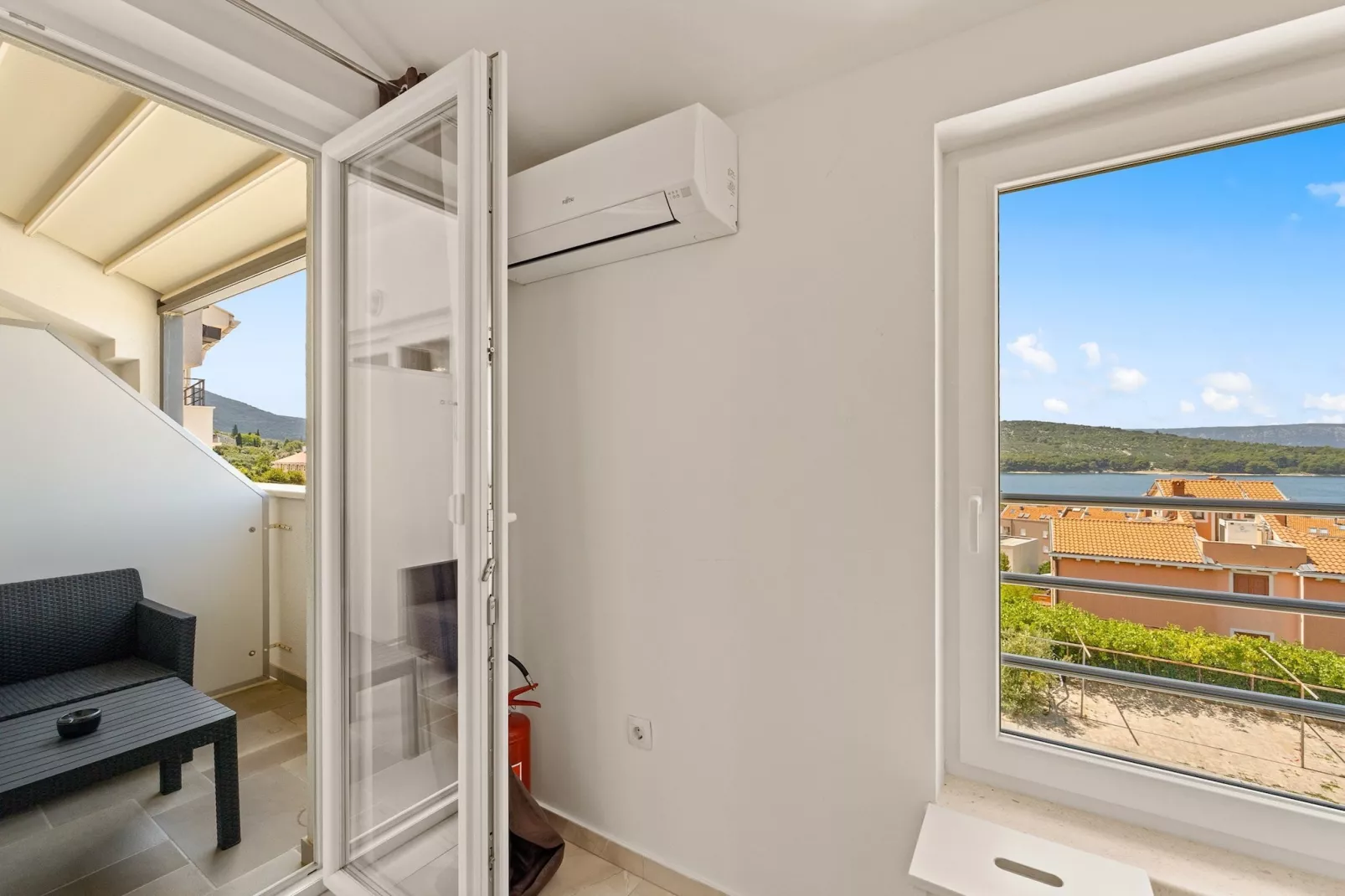 Apartment Paula with Sea View-Außenbereich